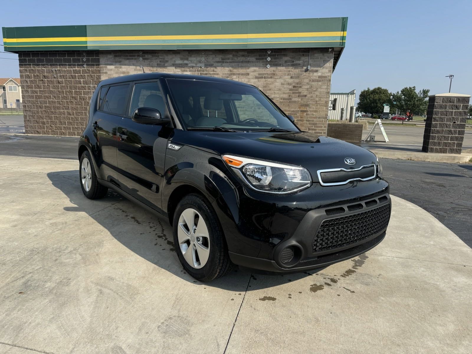 Used 2016 Kia Soul Base with VIN KNDJN2A25G7350937 for sale in Salina, KS