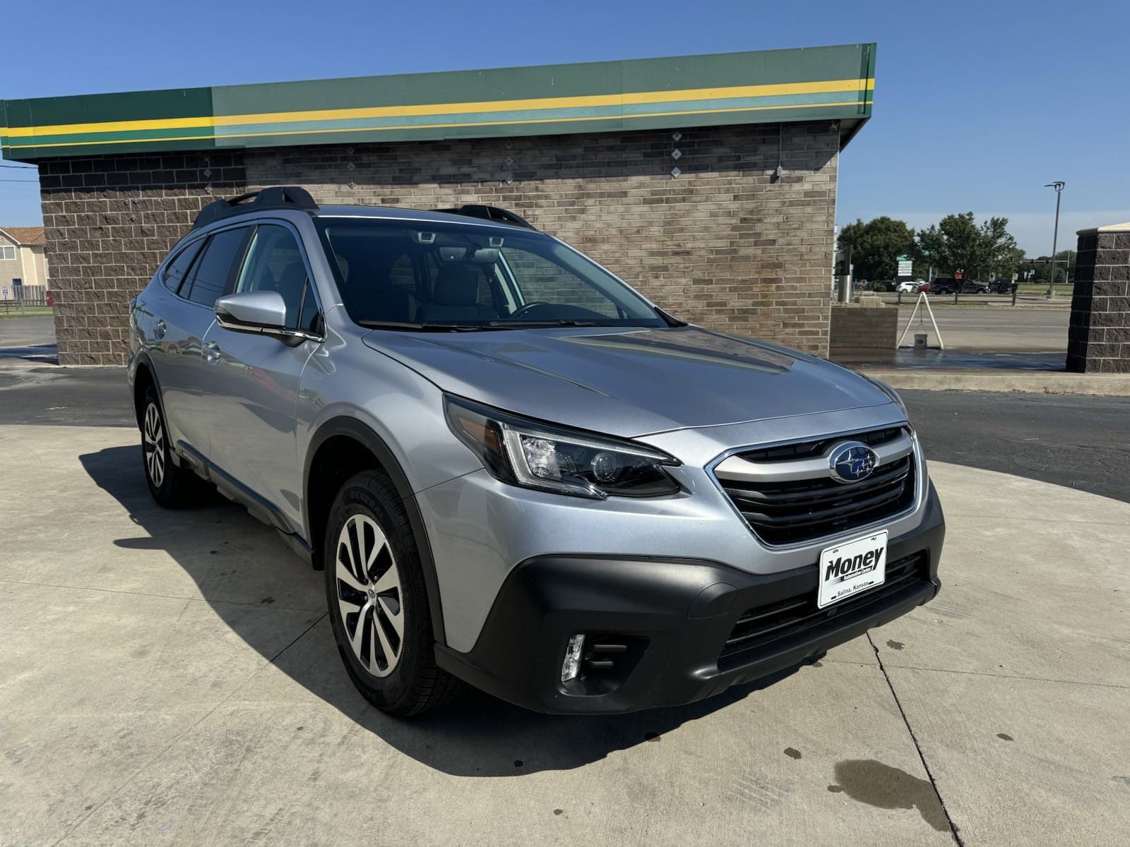 Used 2022 Subaru Outback Premium with VIN 4S4BTADC2N3173689 for sale in Salina, KS