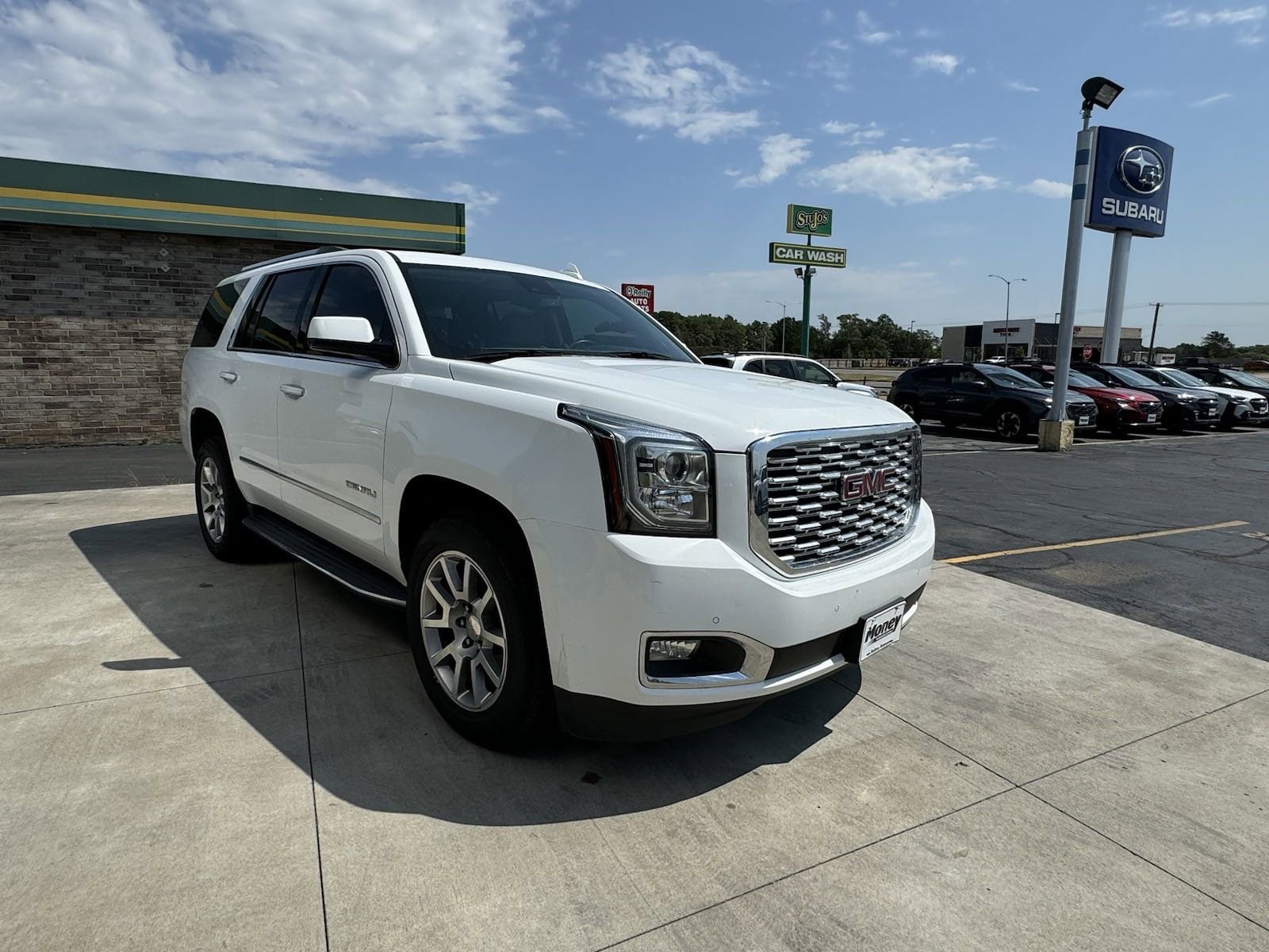 Used 2020 GMC Yukon Denali with VIN 1GKS2CKJ8LR139162 for sale in Salina, KS