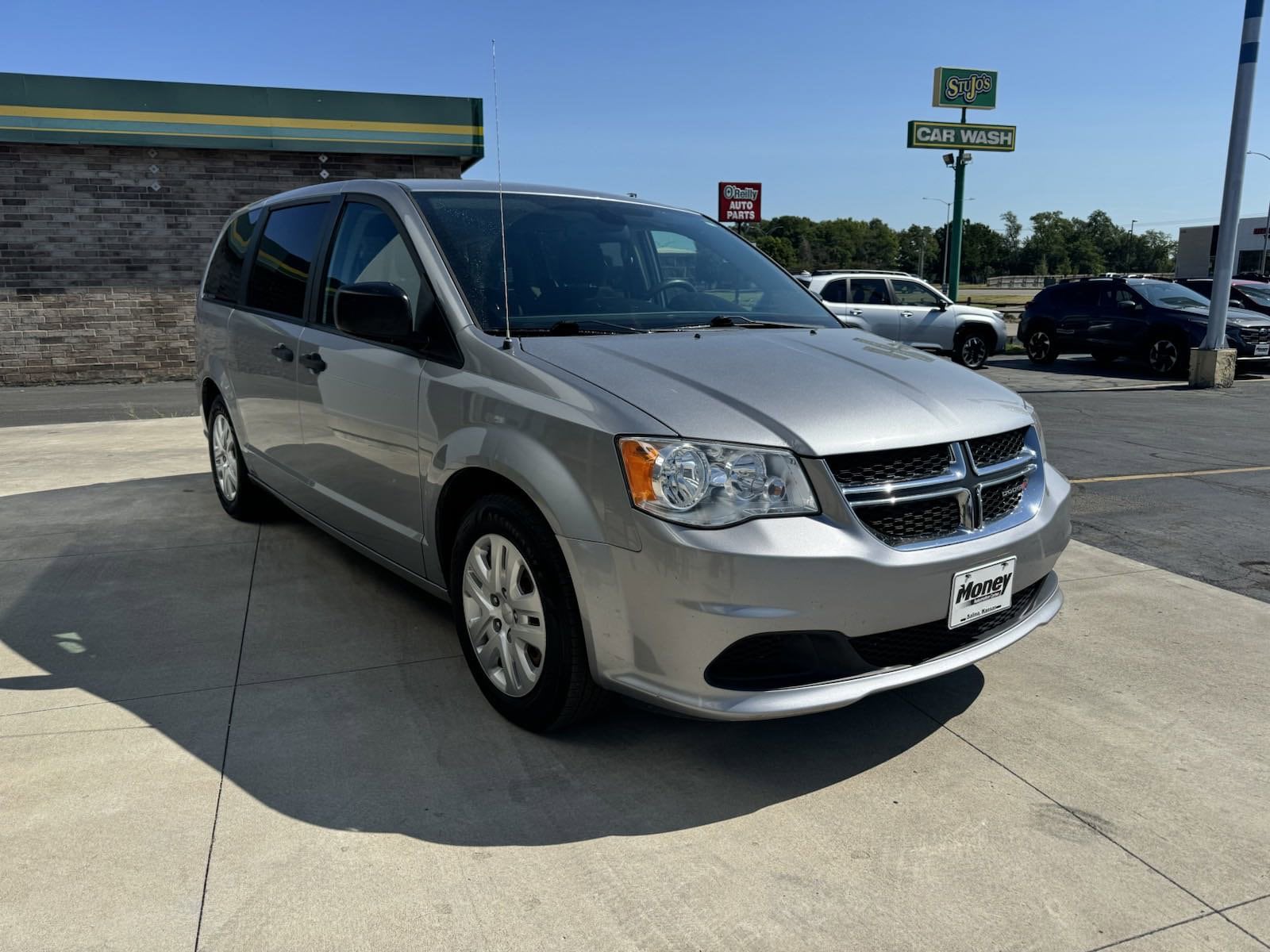 Used 2019 Dodge Grand Caravan SE with VIN 2C4RDGBG1KR646865 for sale in Salina, KS