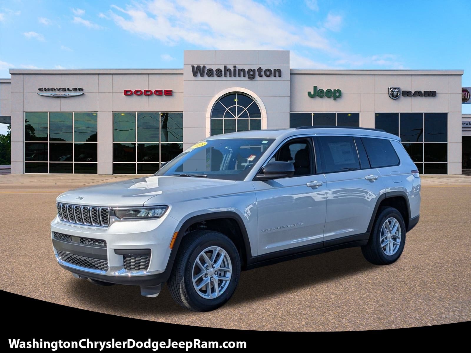 2025 Jeep Grand Cherokee L Laredo's photo