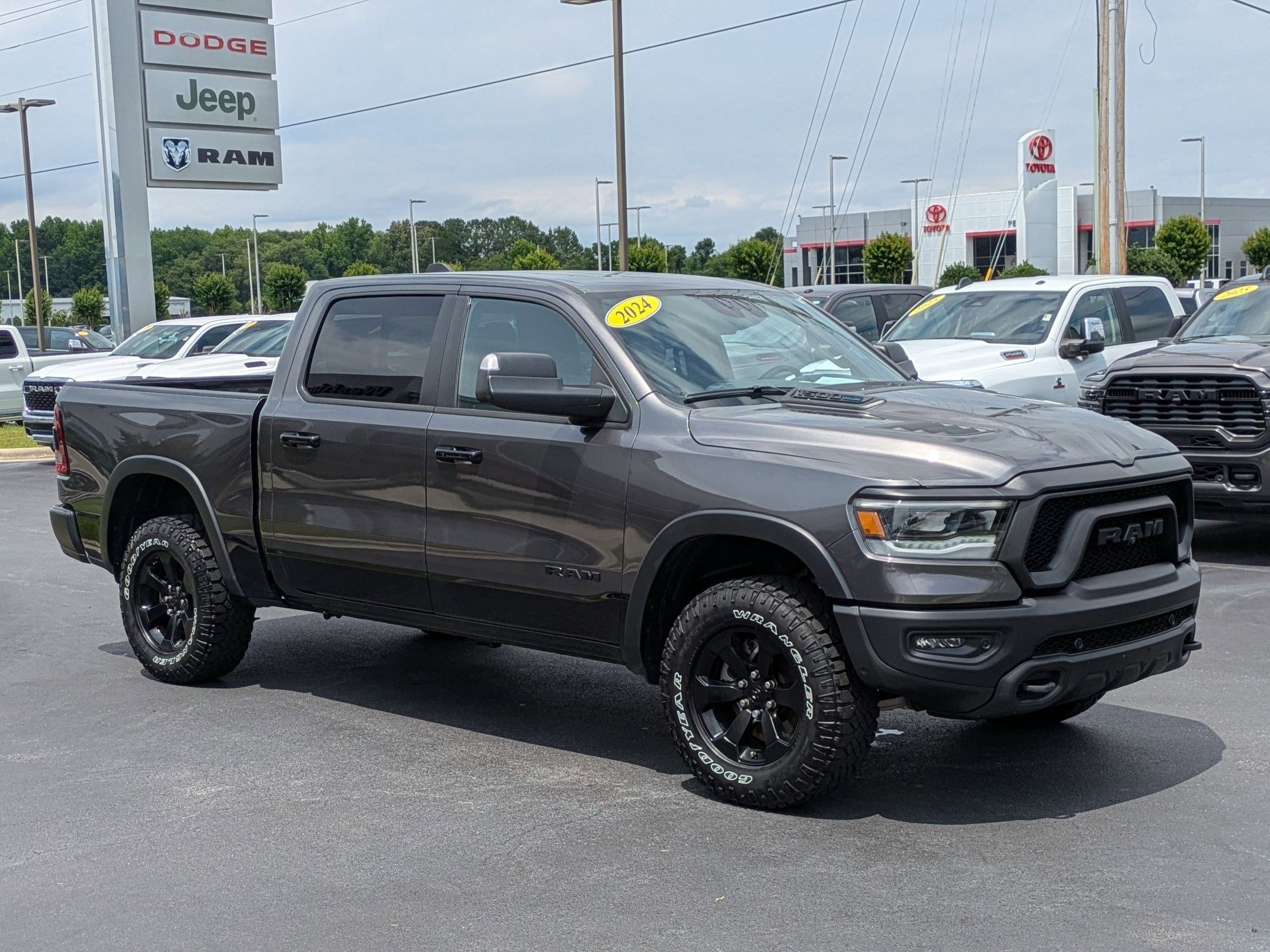 2024 Ram 1500 Rebel photo 3
