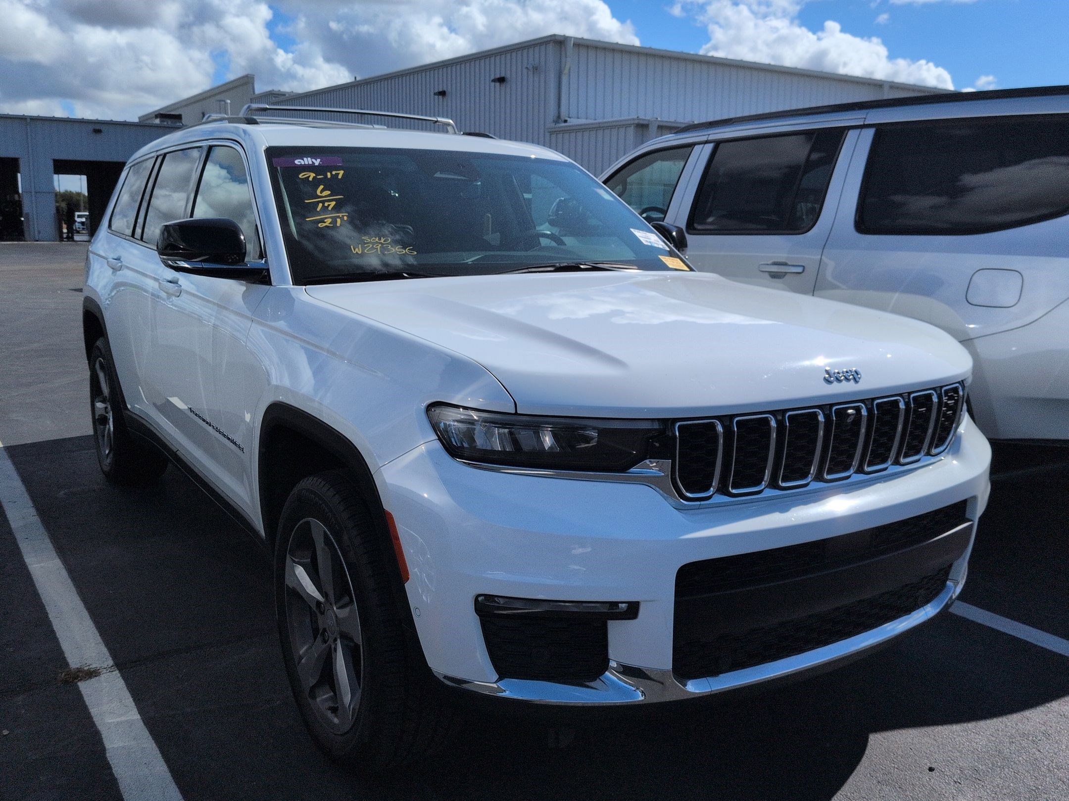 2021 Jeep Grand Cherokee Limited photo 3
