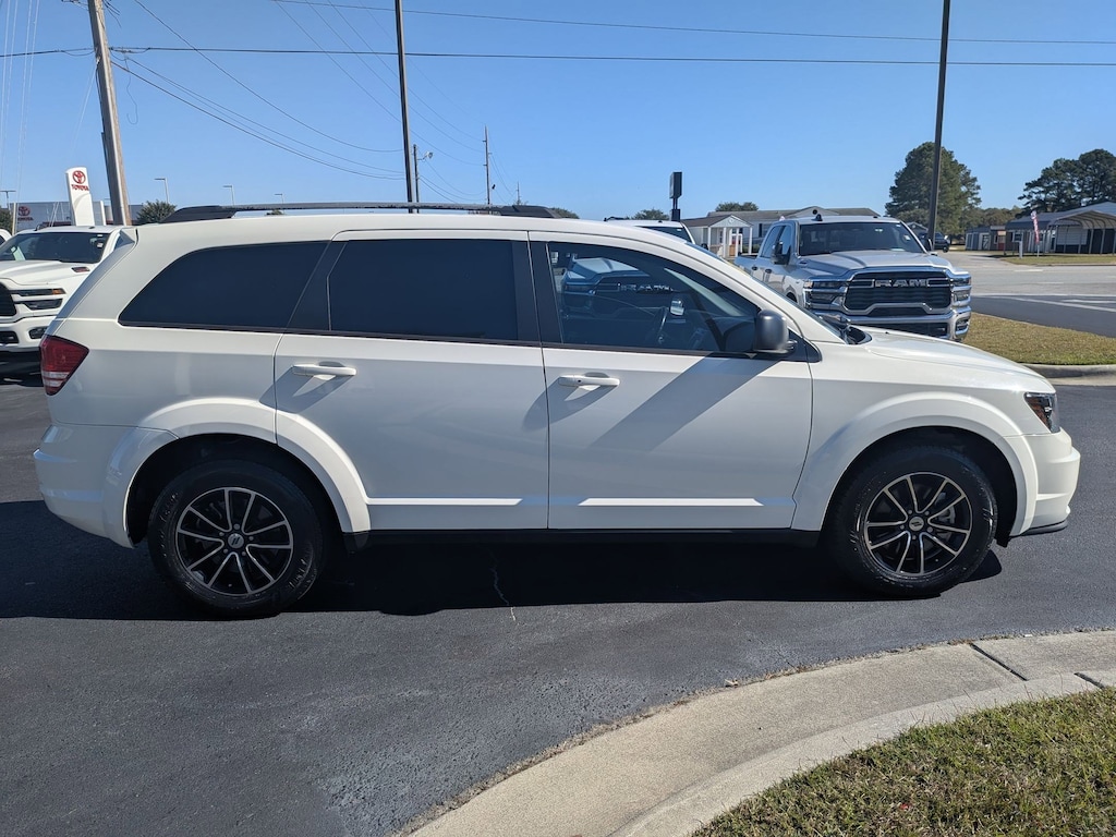 Used 2018 Dodge Journey SE SUV