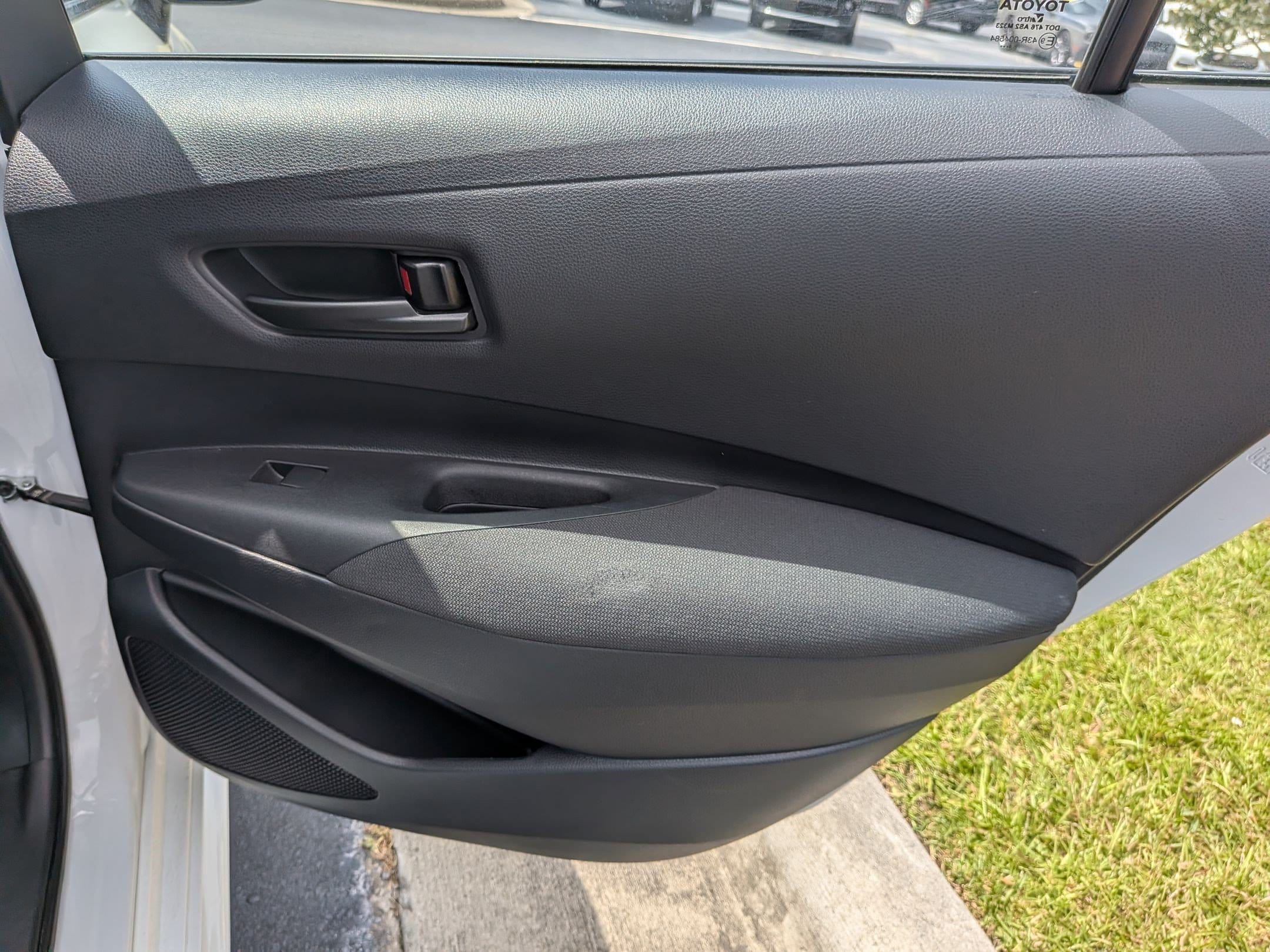 2025 Toyota Corolla LE - Photo 22