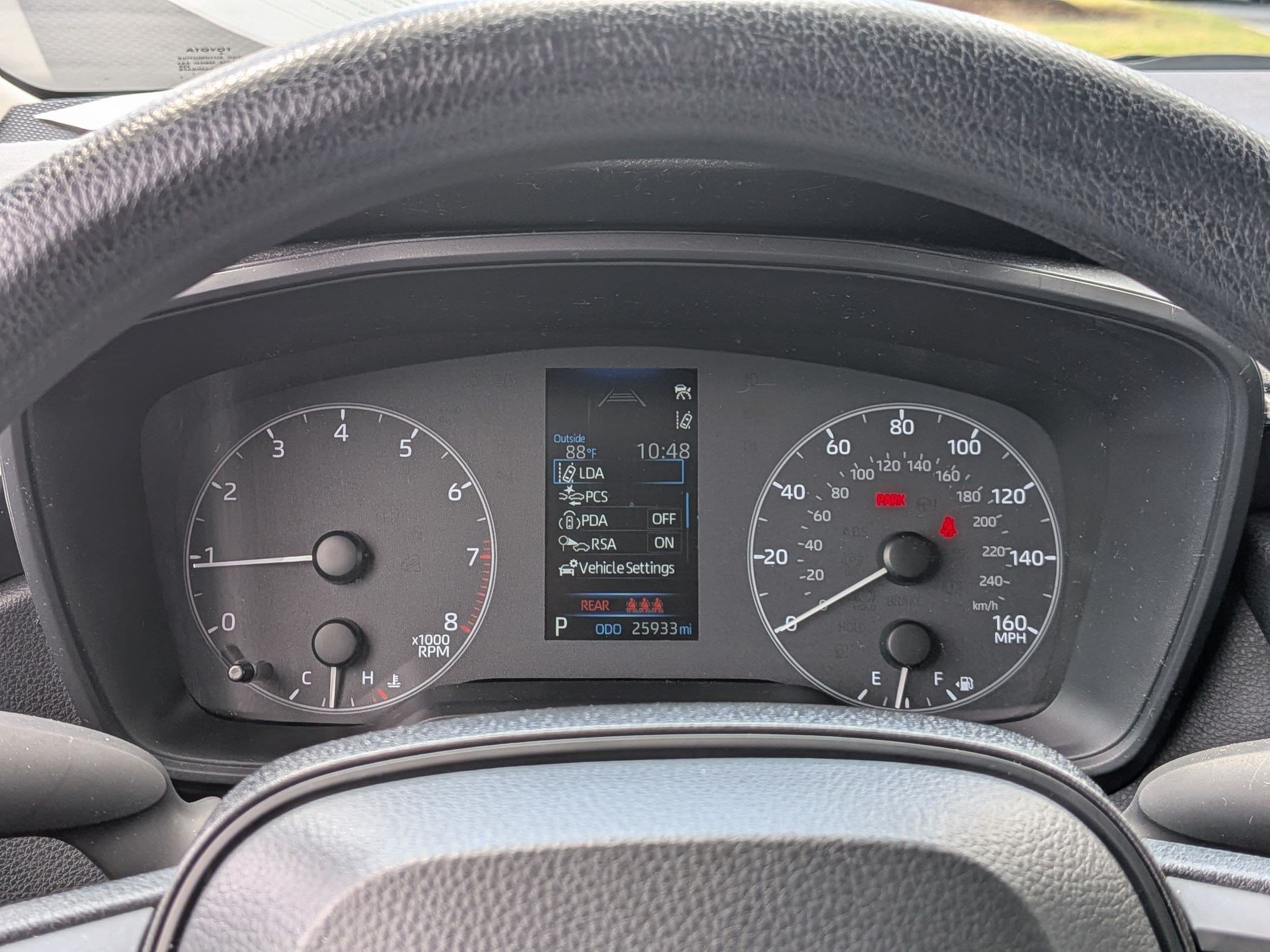 2025 Toyota Corolla LE - Photo 14