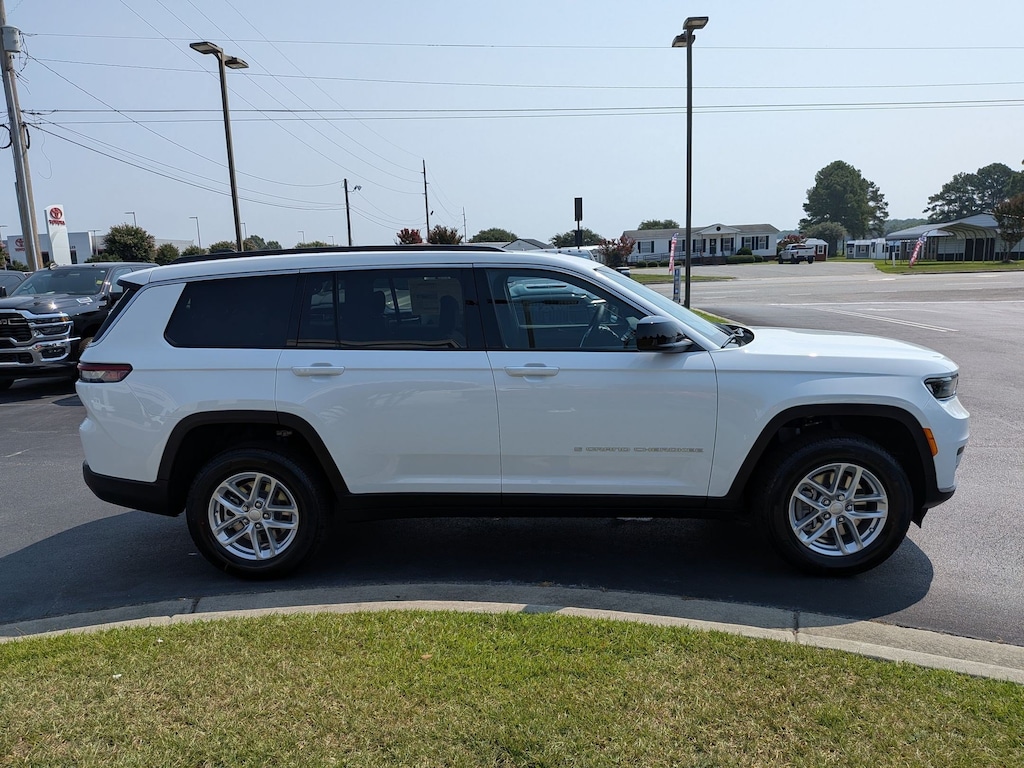 New 2026 Jeep Grand Cherokee L Laredo Sport Utility