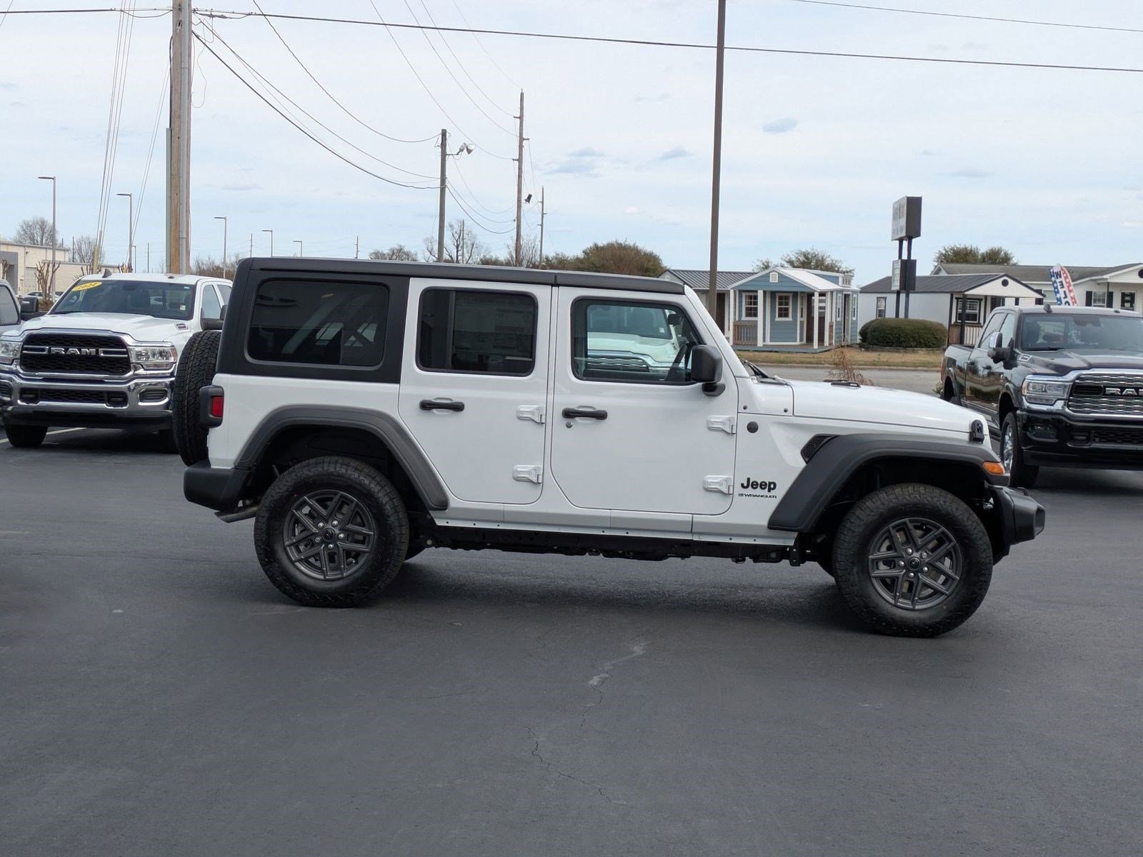 2025 Jeep Wrangler Sport photo 4