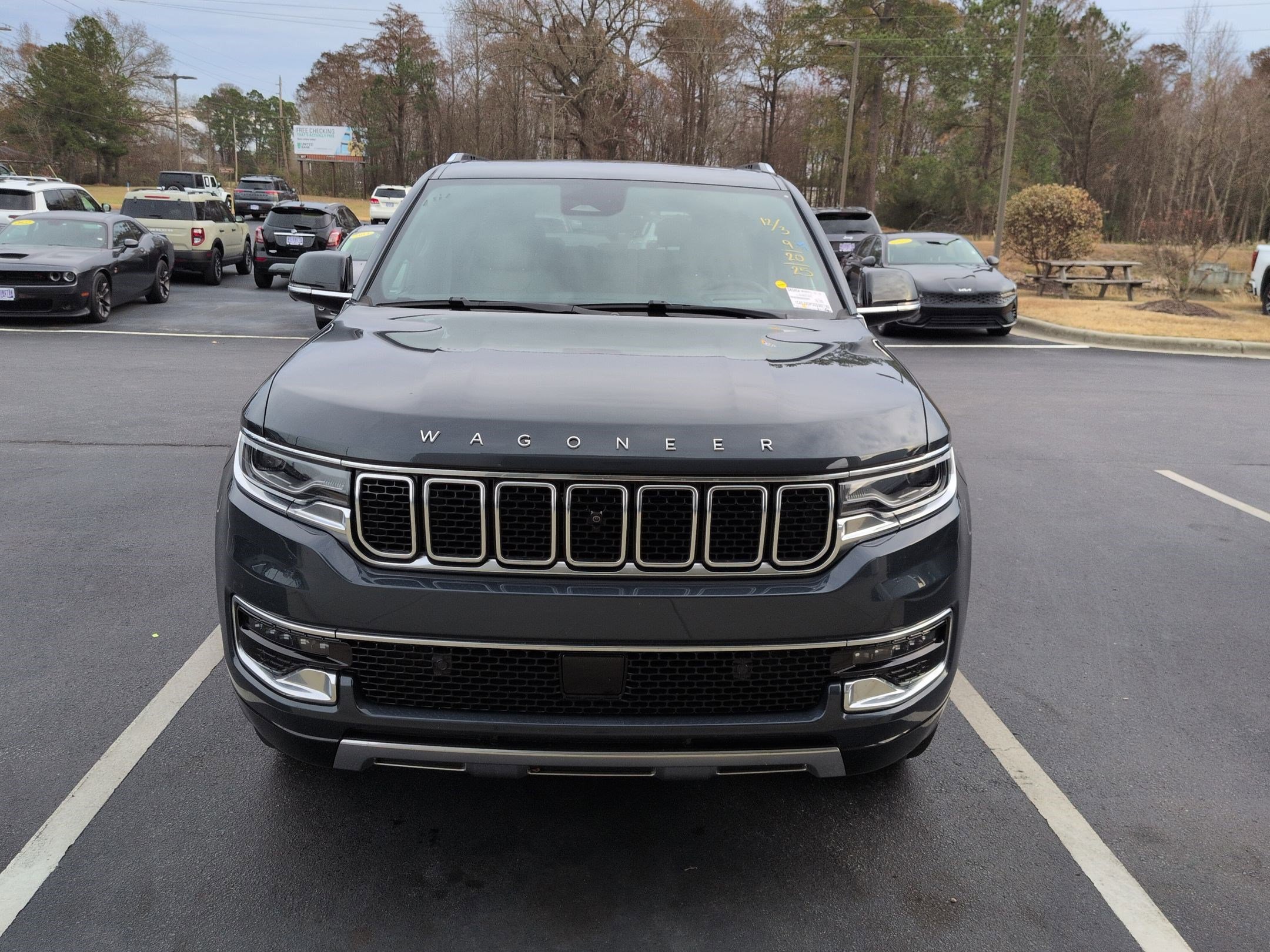 2025 Jeep Wagoneer Series III photo 2