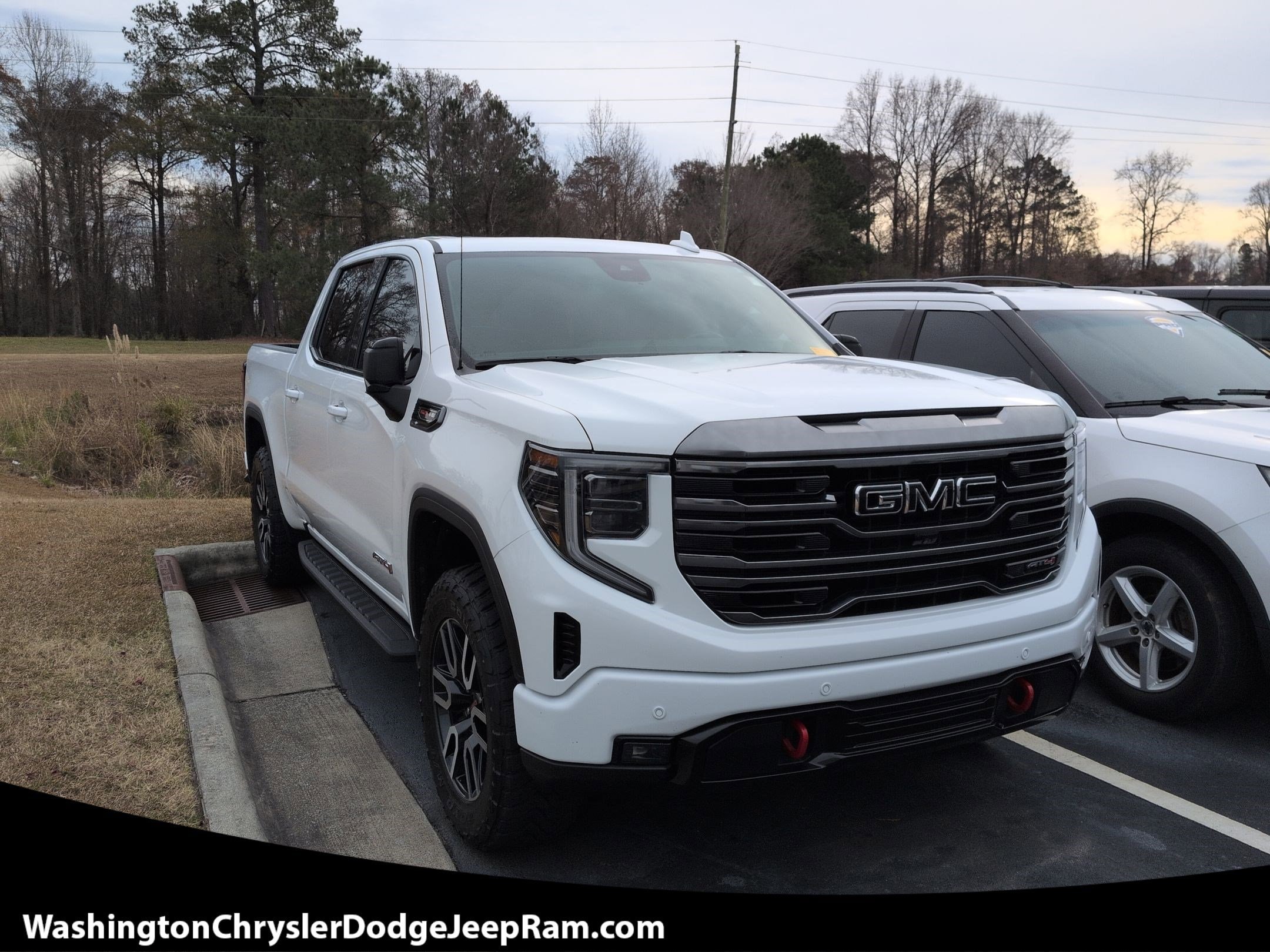 2023 GMC Sierra 1500 AT4's photo