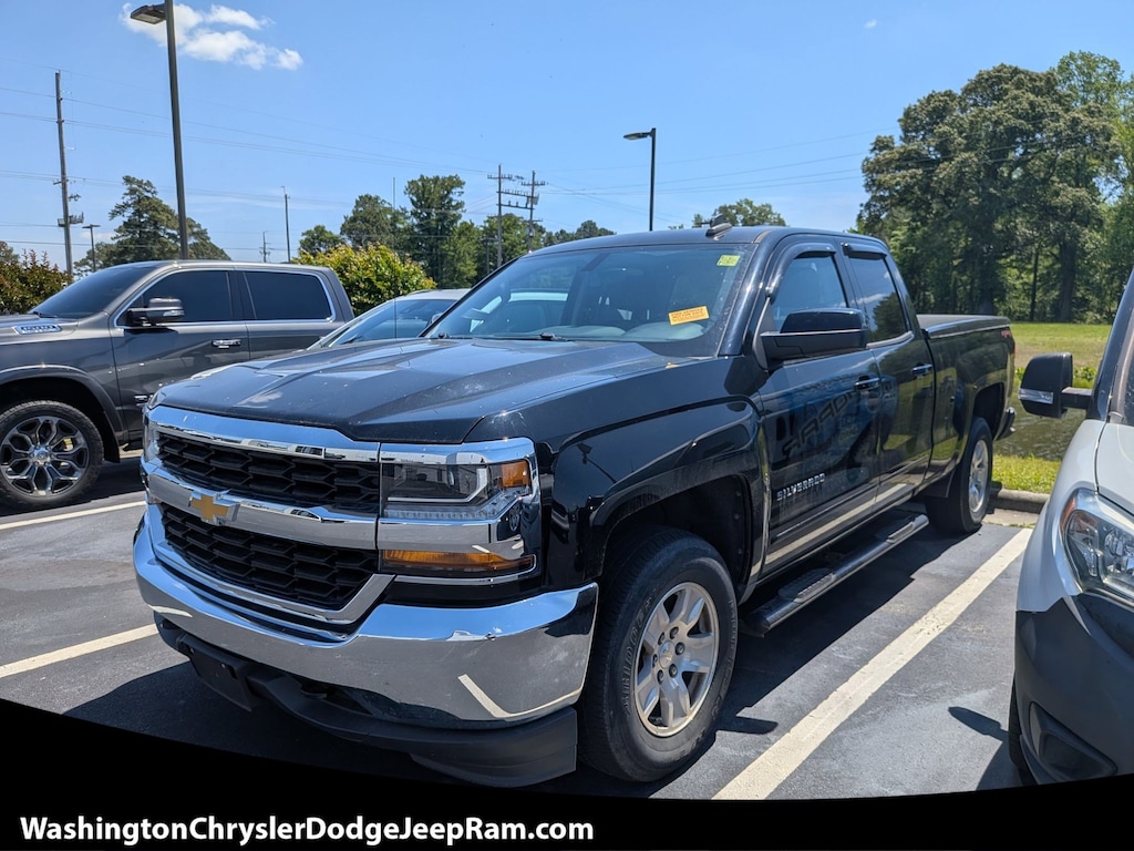 Used 2018 Chevrolet Silverado 1500 LT w/1LT Truck Double Cab