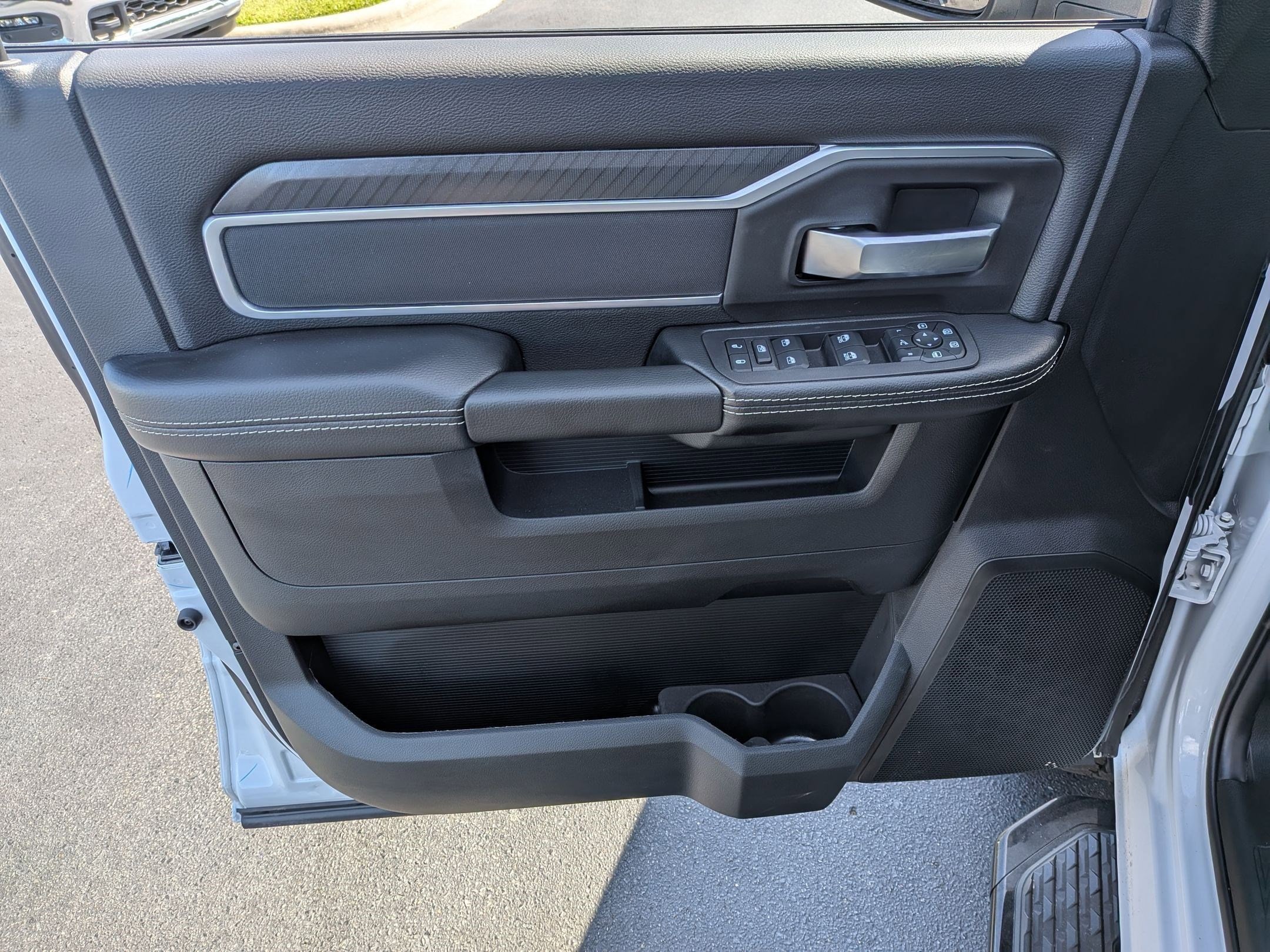 2026 RAM 2500 Big Horn - Photo 10
