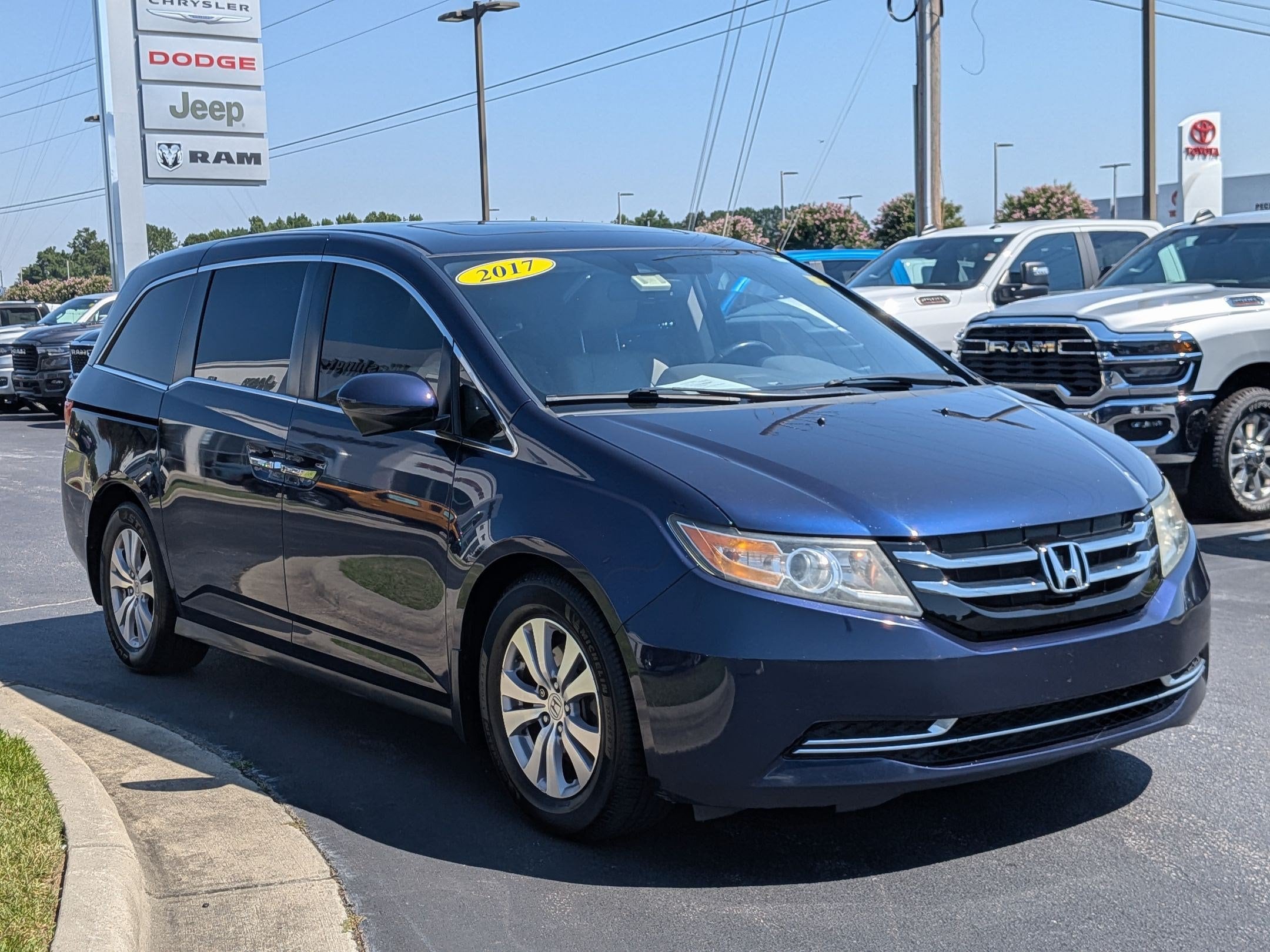View vehicle photo 3