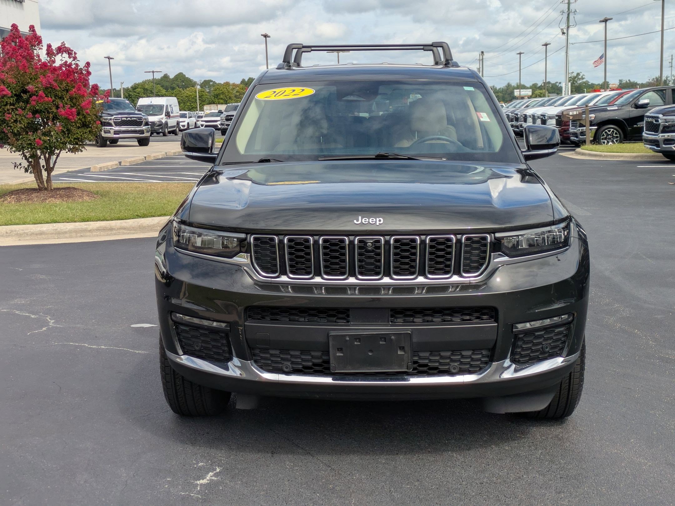 2022 Jeep Grand Cherokee Limited photo 2