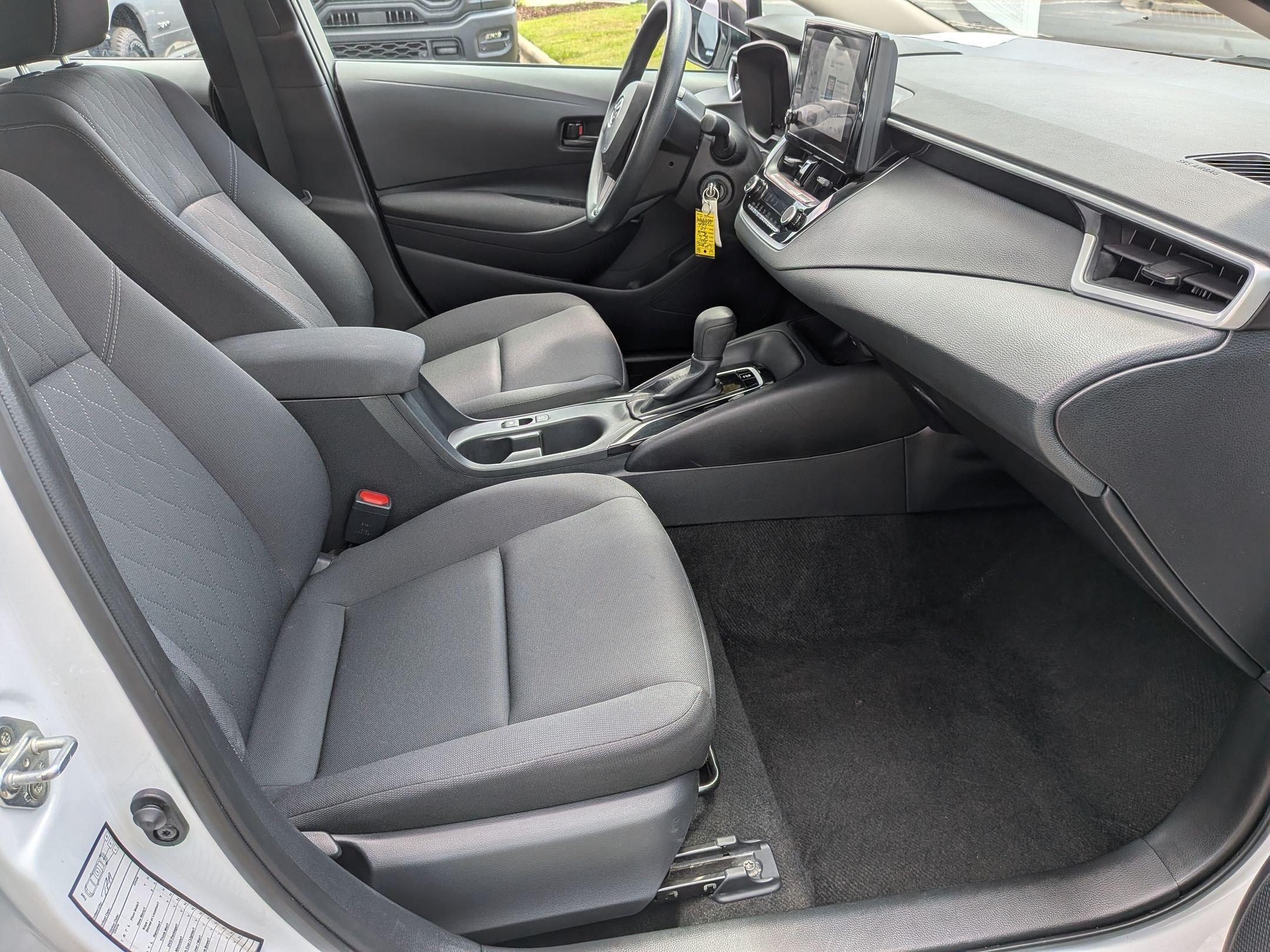 2025 Toyota Corolla LE - Photo 23