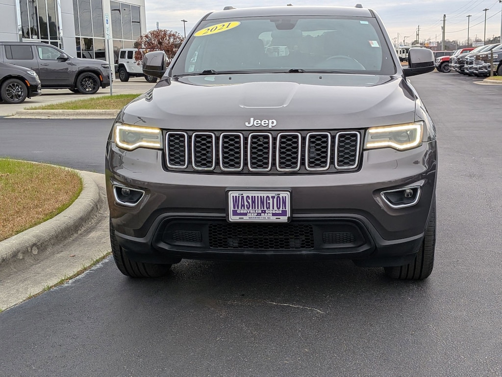Used 2021 Jeep Grand Cherokee Laredo SUV