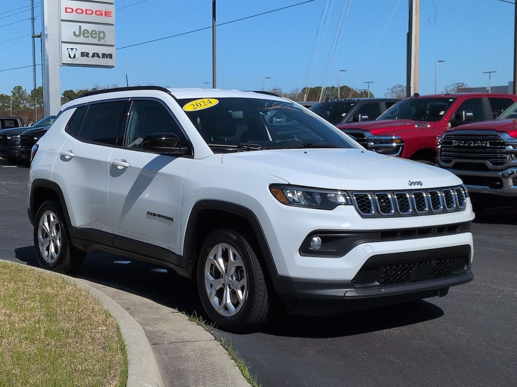 Used 2024 Jeep Compass Latitude SUV