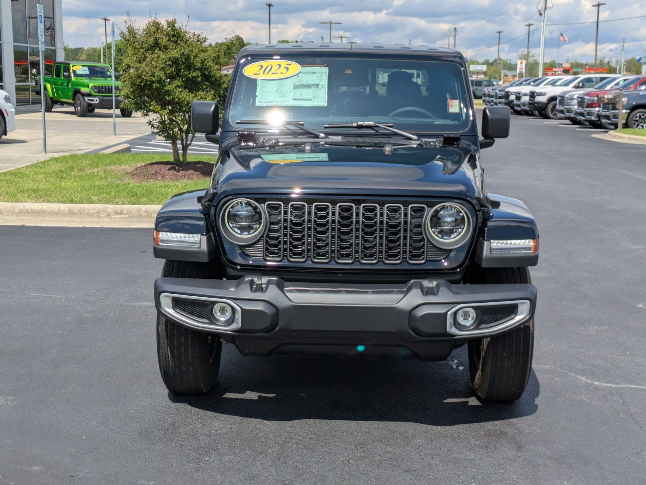 2025 Jeep Gladiator Sport photo 2