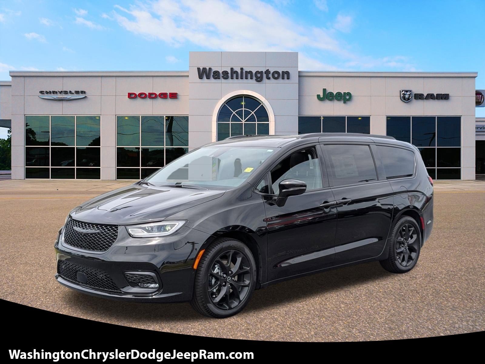 2026 Chrysler Pacifica Limited's photo
