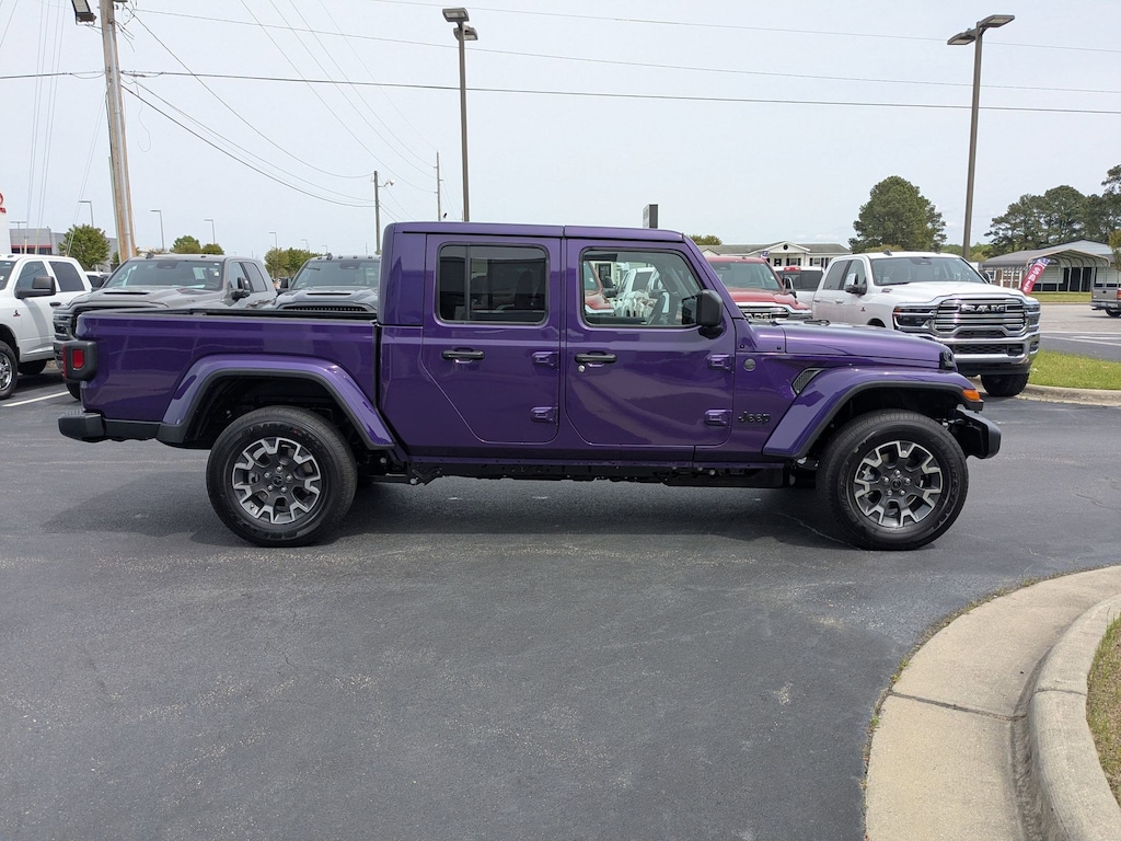 New 2026 Jeep Gladiator Sport Pickup