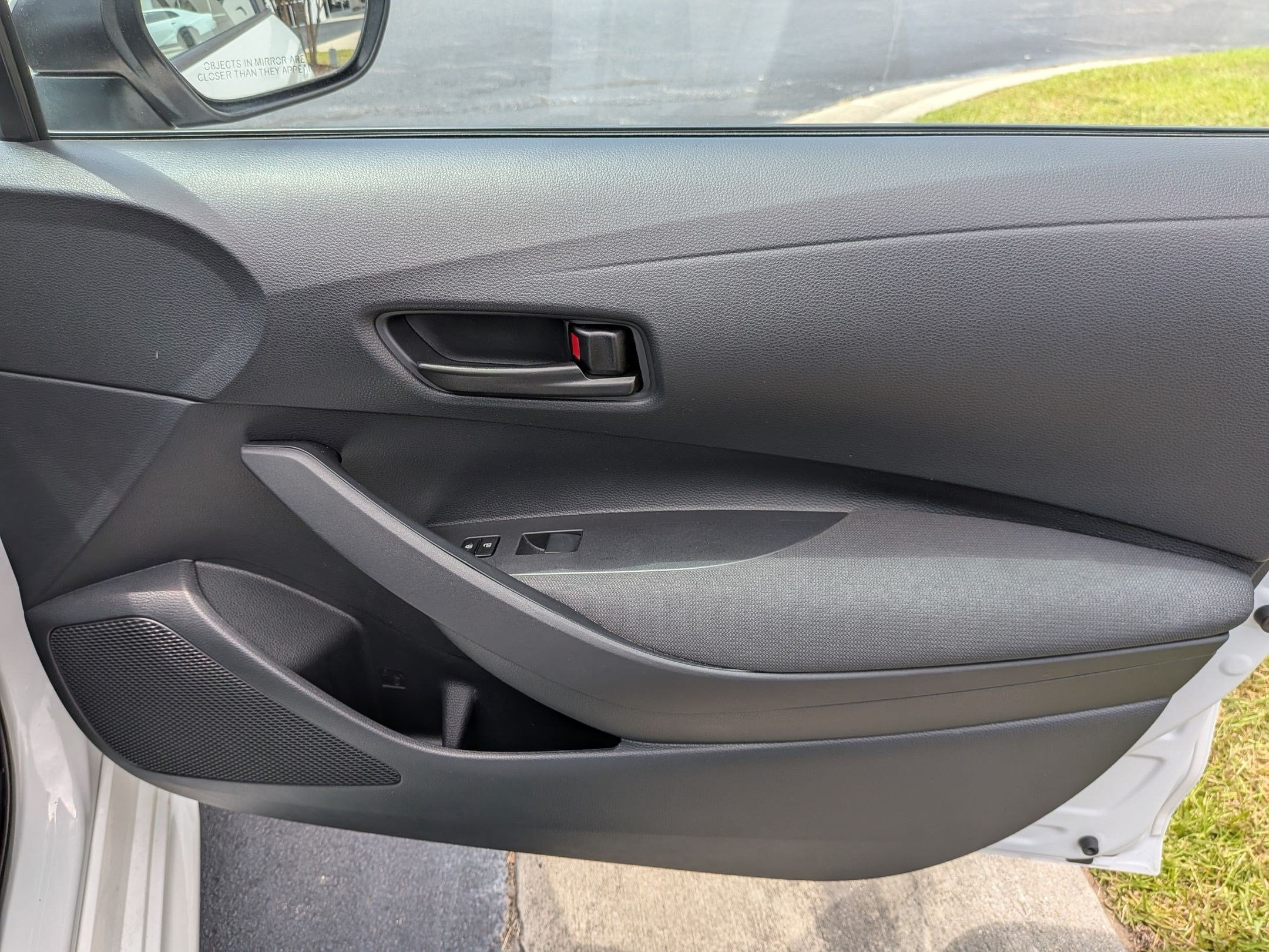 2025 Toyota Corolla LE - Photo 24