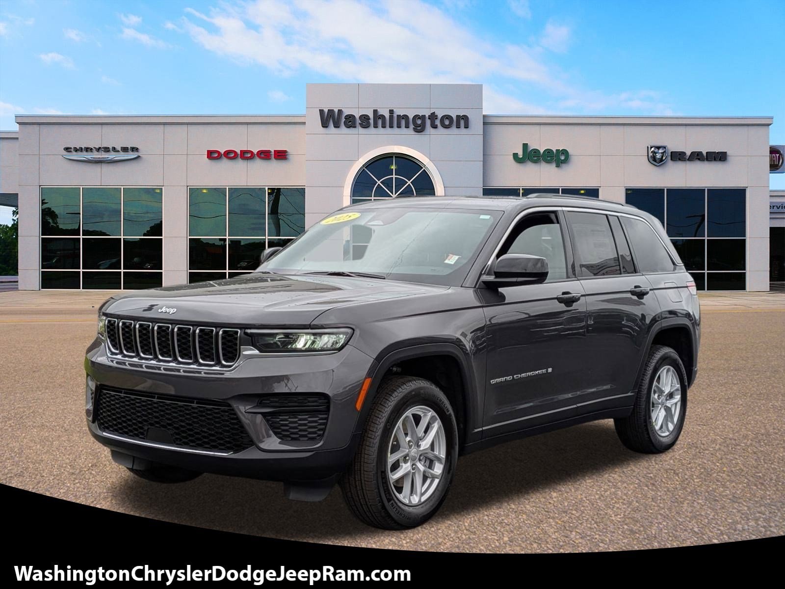 2025 Jeep Grand Cherokee Laredo's photo
