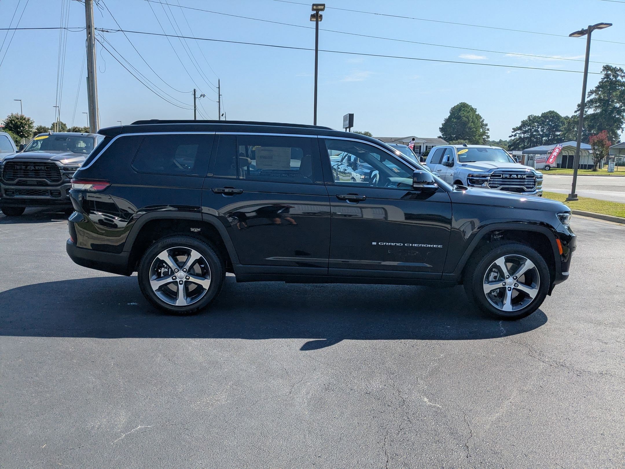 2025 Jeep Grand Cherokee Limited photo 4