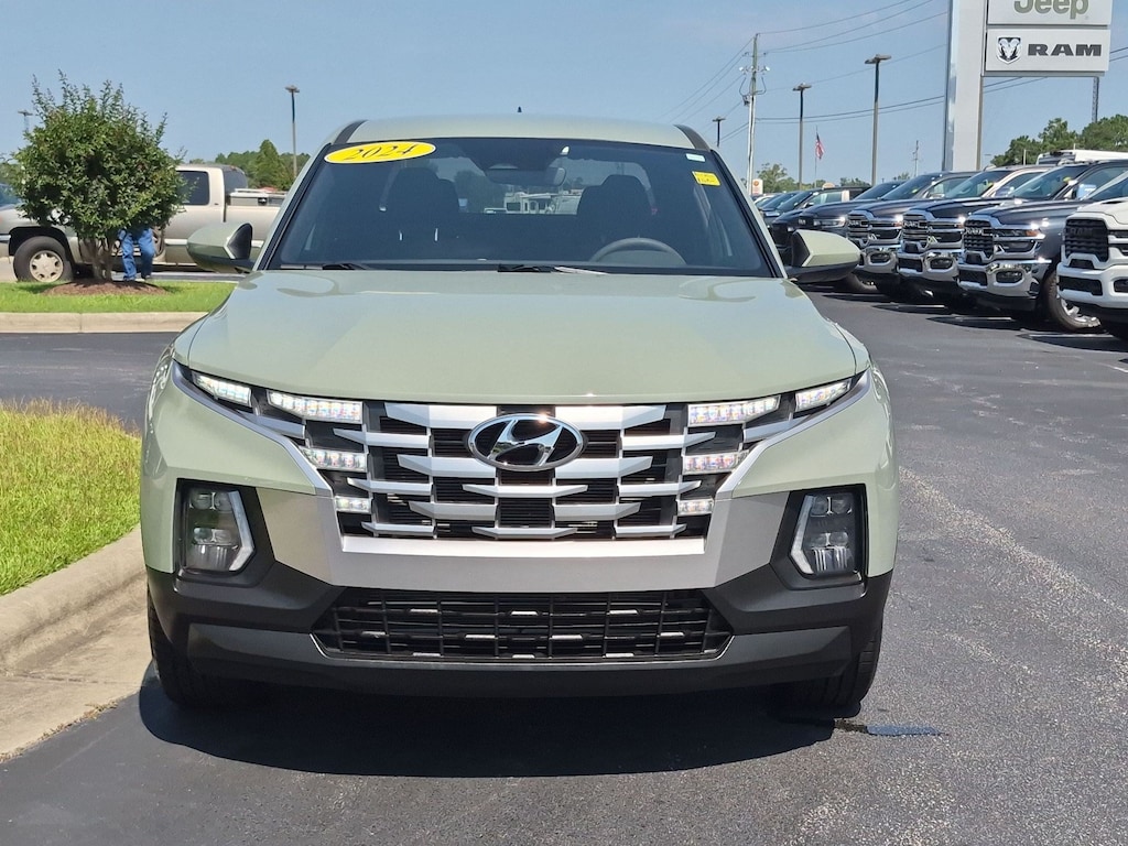 Used 2024 Hyundai Santa Cruz 2.5L SE Truck Crew Cab