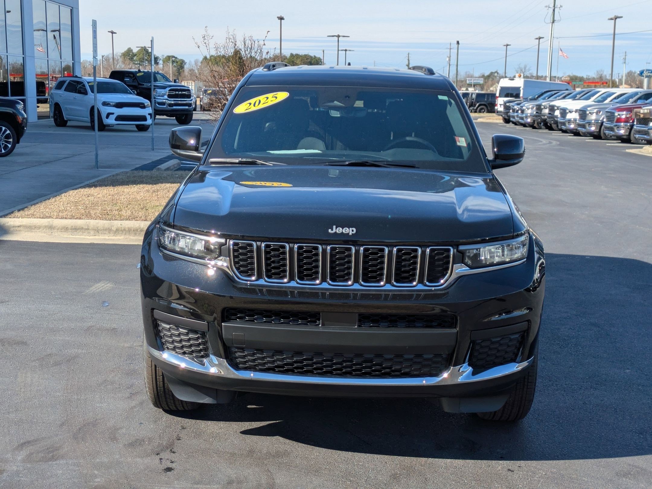 2025 Jeep Grand Cherokee L photo 2