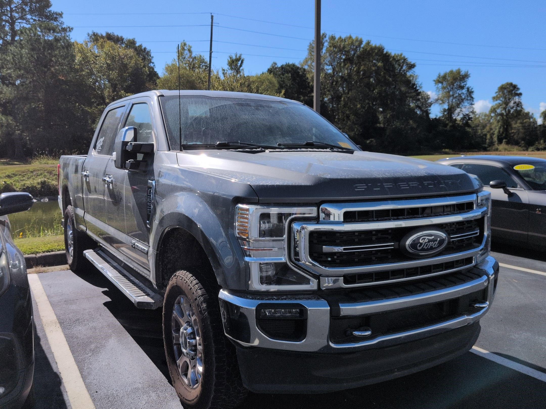 2022 Ford F-250 Lariat photo 2