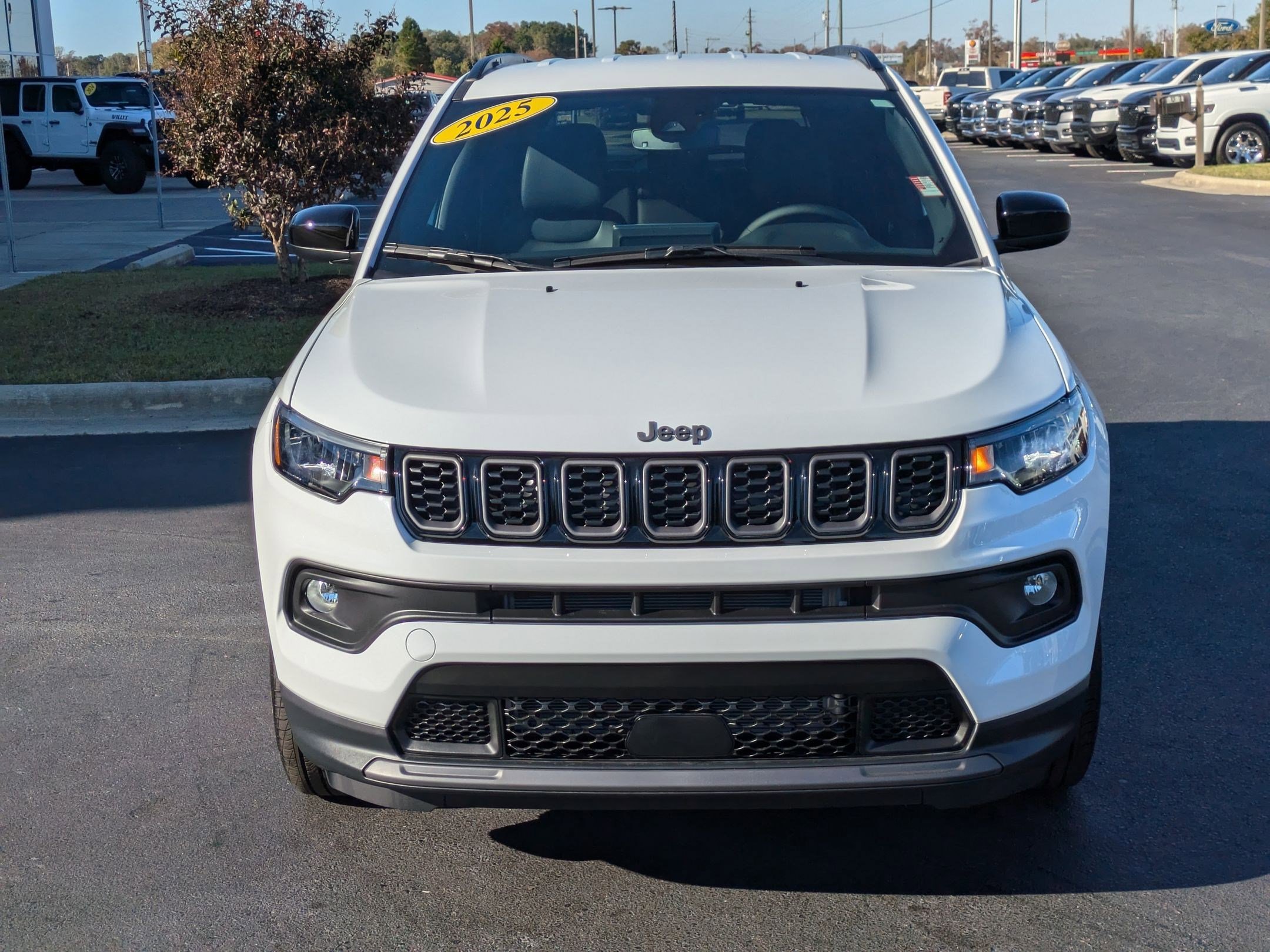 2025 Jeep Compass Latitude photo 2
