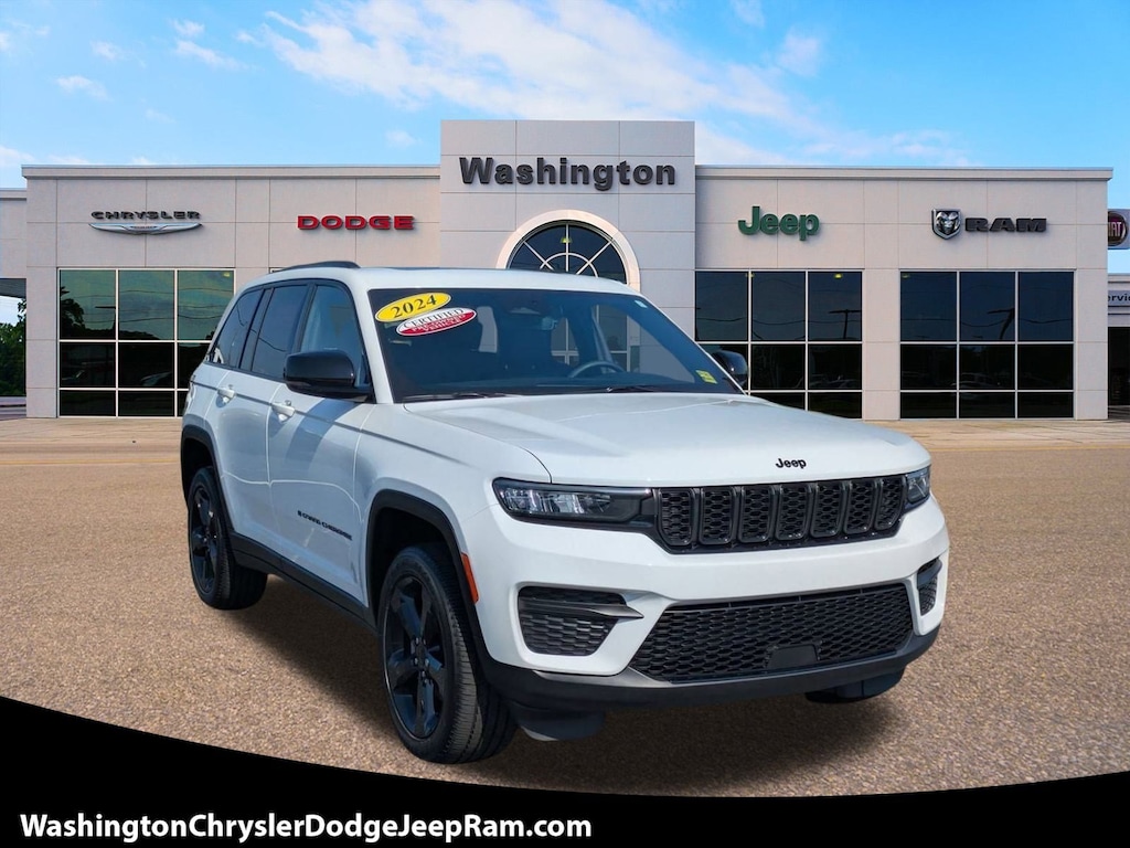 Used 2024 Jeep Grand Cherokee Laredo SUV