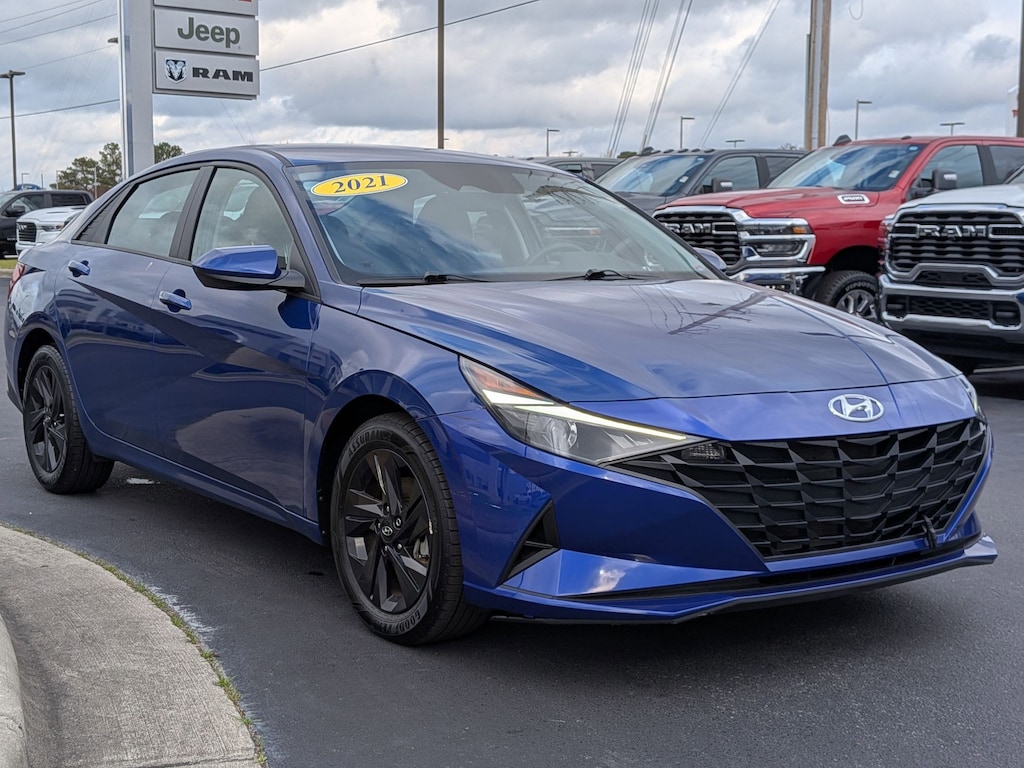 Used 2021 Hyundai Elantra SEL Sedan