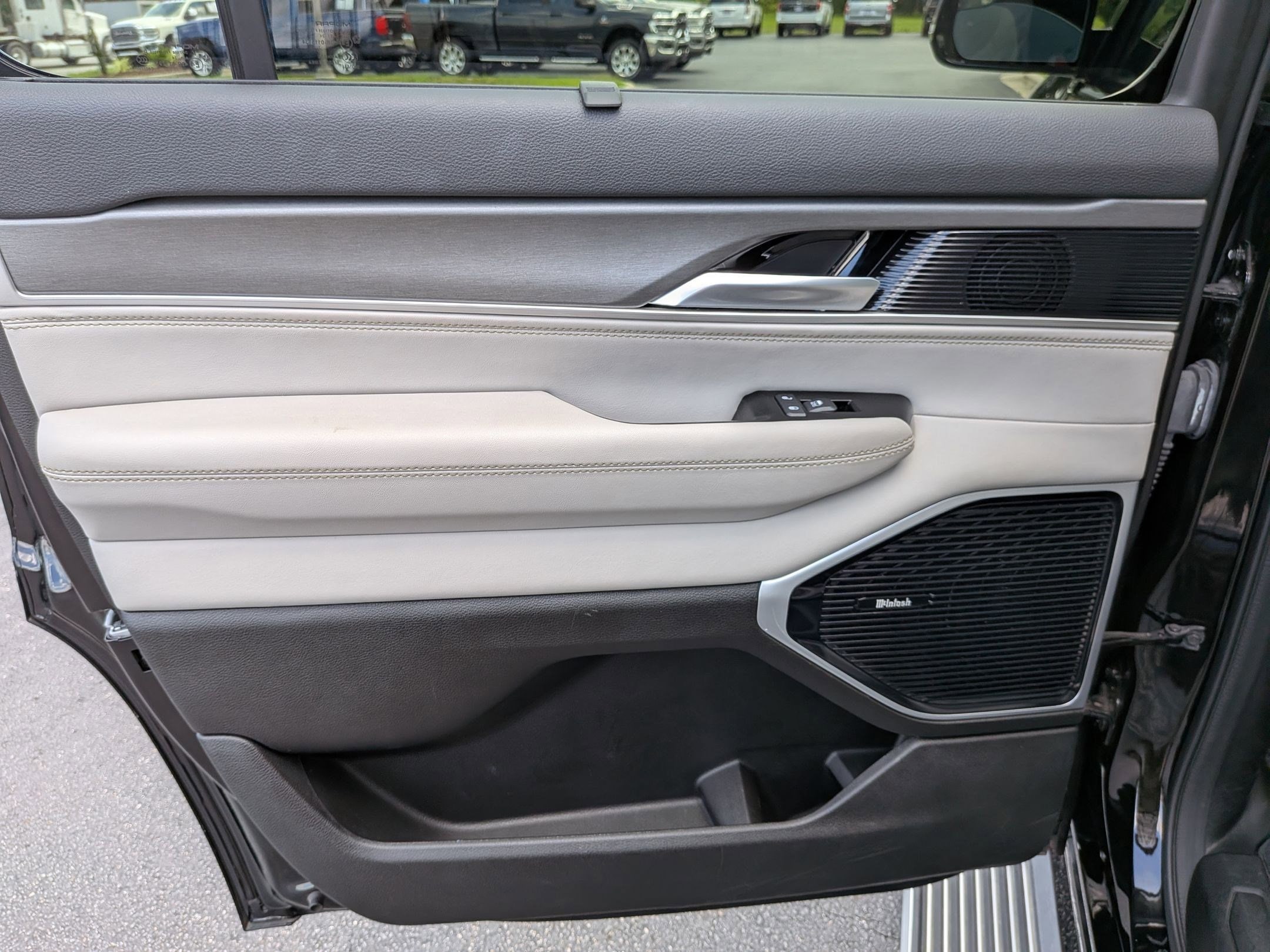 2025 Jeep Wagoneer Series III - Photo 20