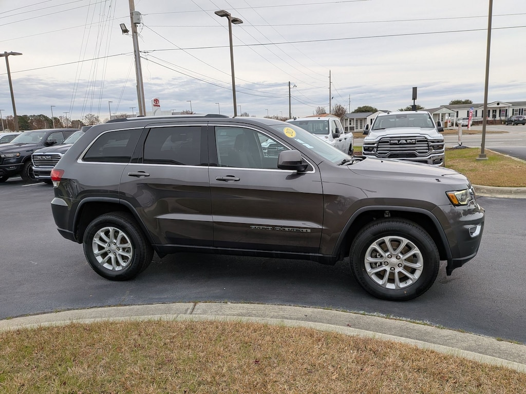 Used 2021 Jeep Grand Cherokee Laredo SUV