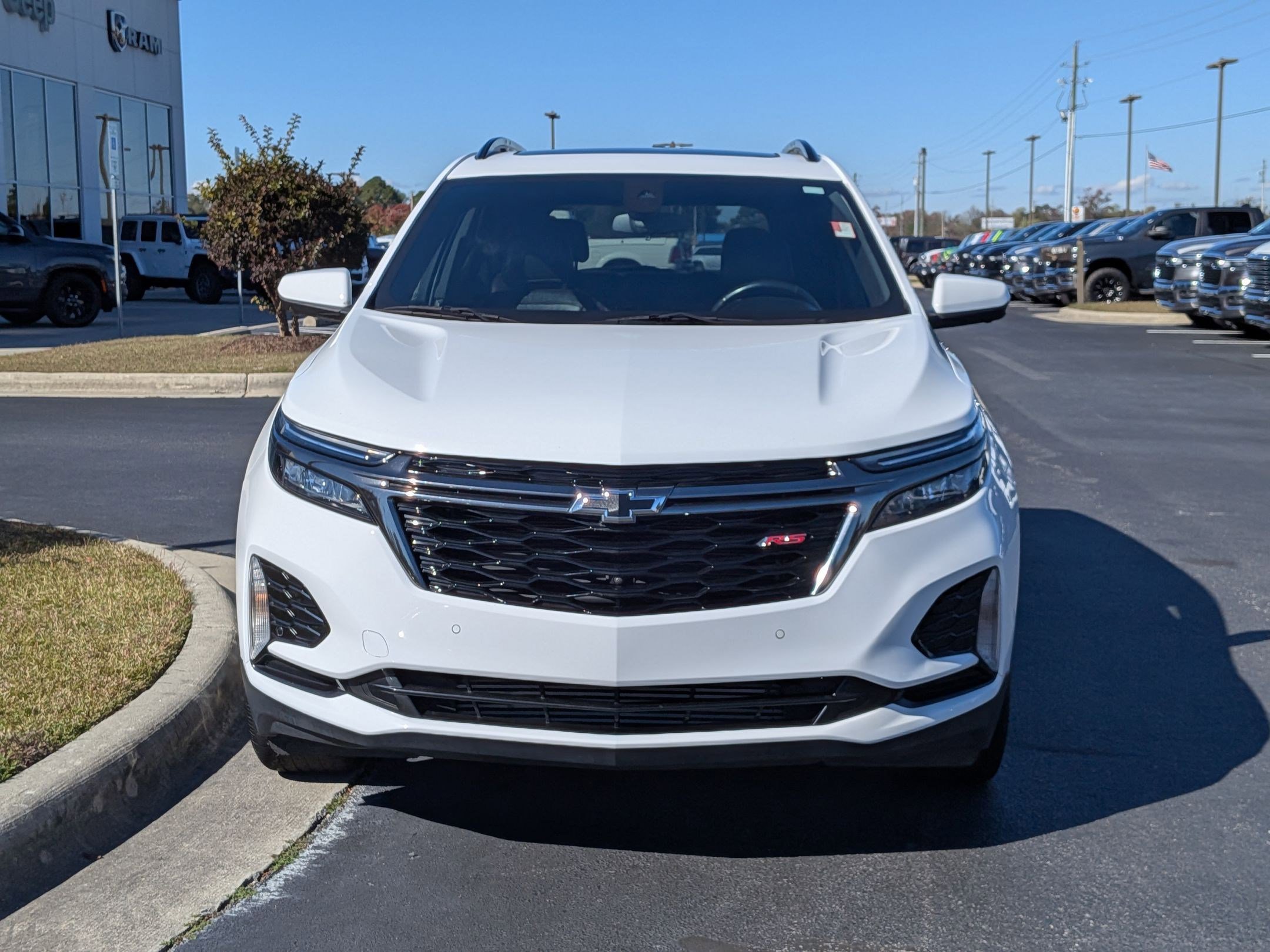 2023 Chevrolet Equinox RS photo 2