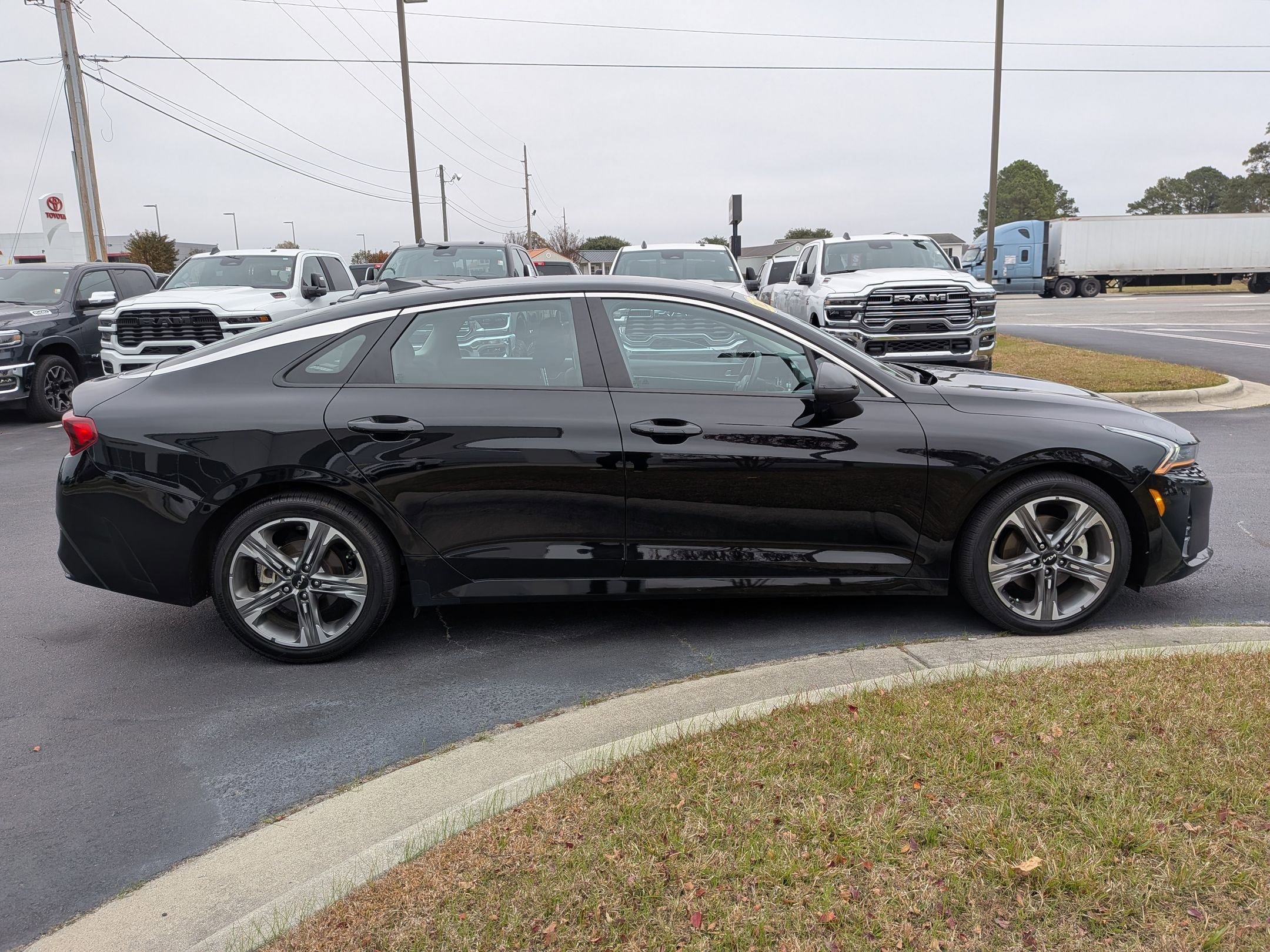 2022 Kia K5 LXS photo 4