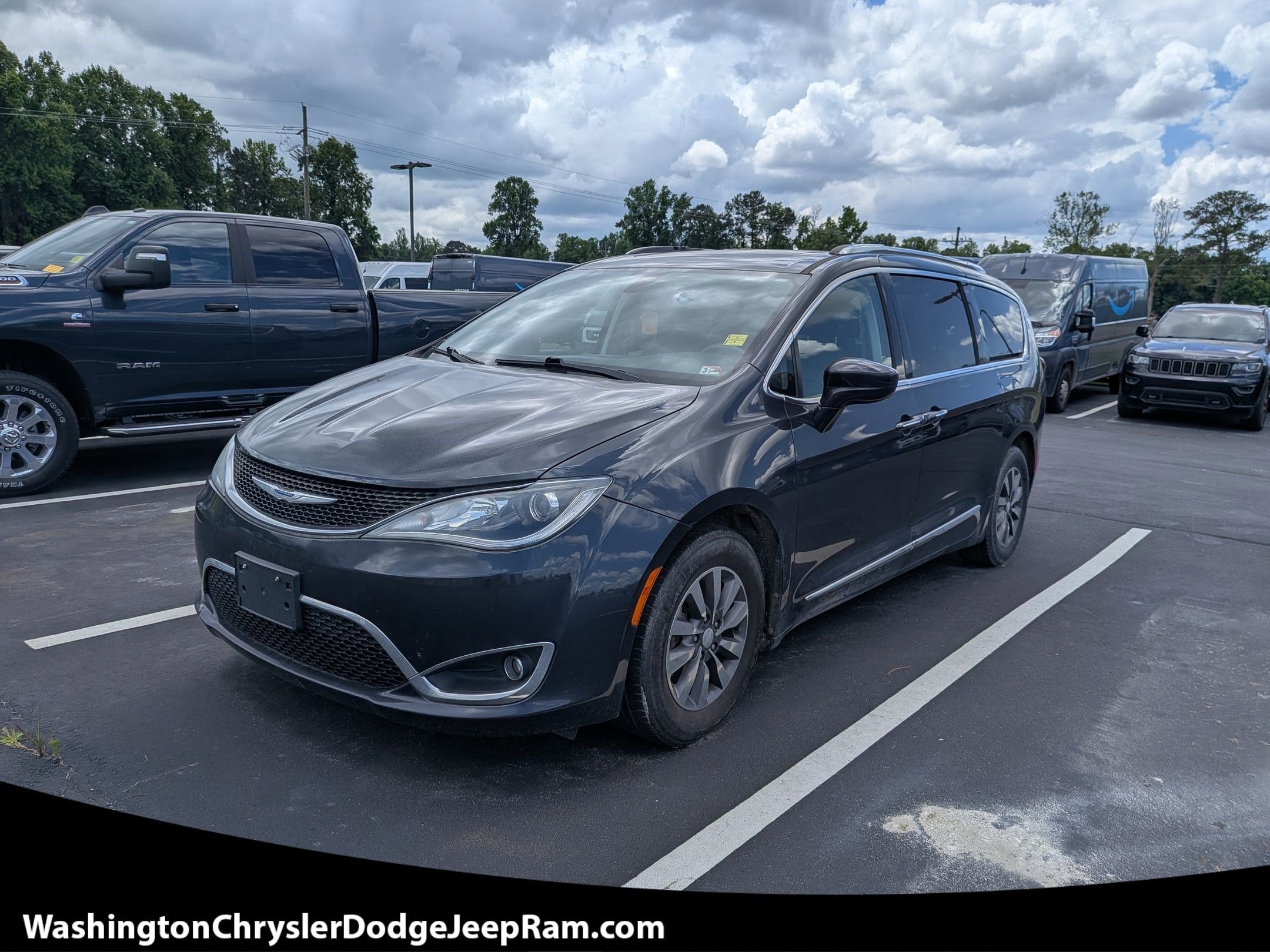 2019 Chrysler Pacifica Touring L Plus's photo