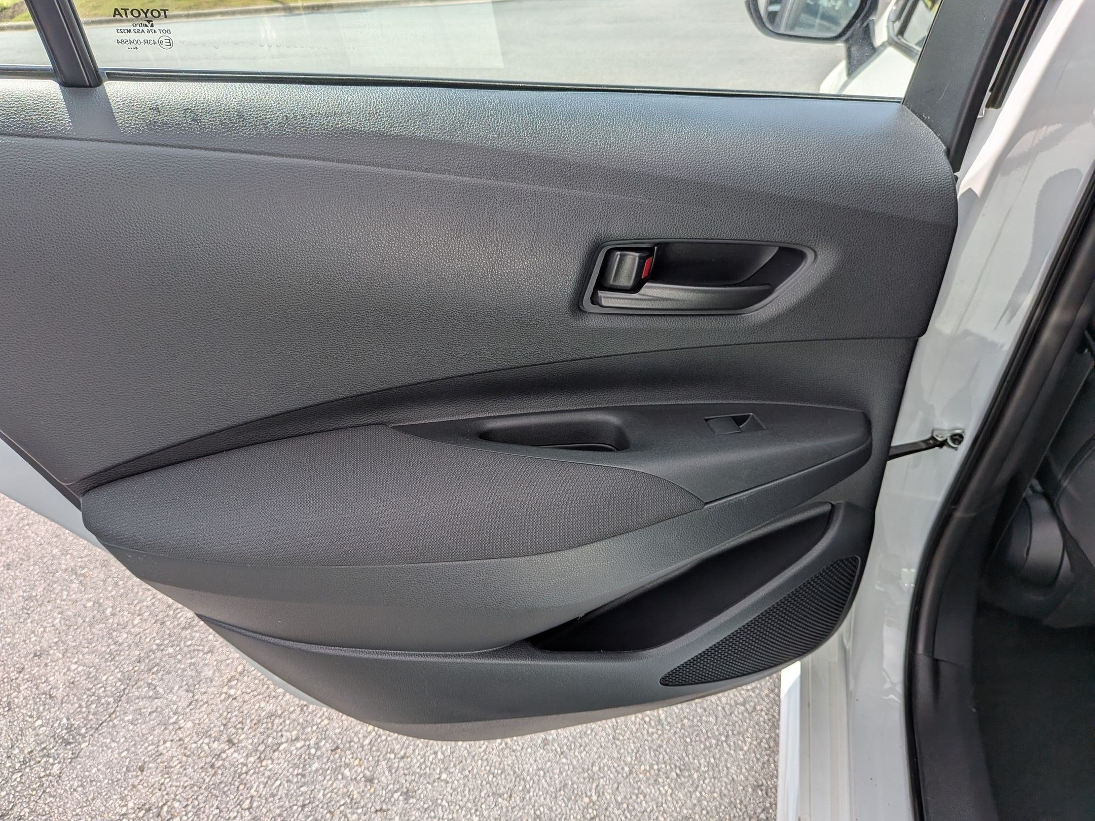 2025 Toyota Corolla LE - Photo 19