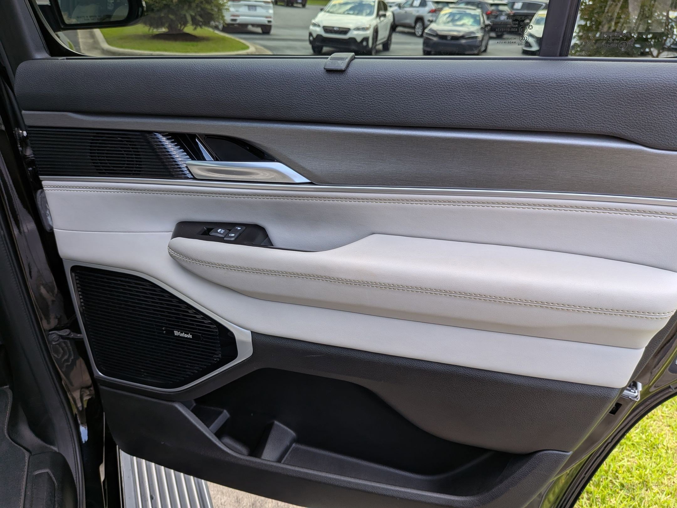 2025 Jeep Wagoneer Series III - Photo 23