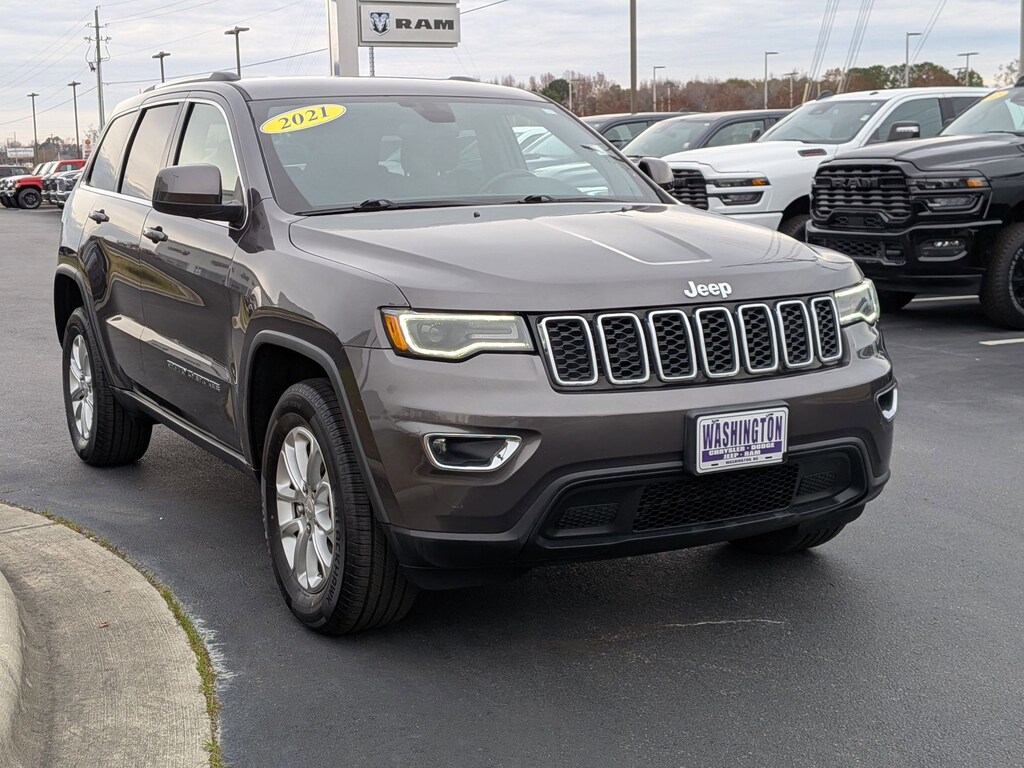 Used 2021 Jeep Grand Cherokee Laredo SUV