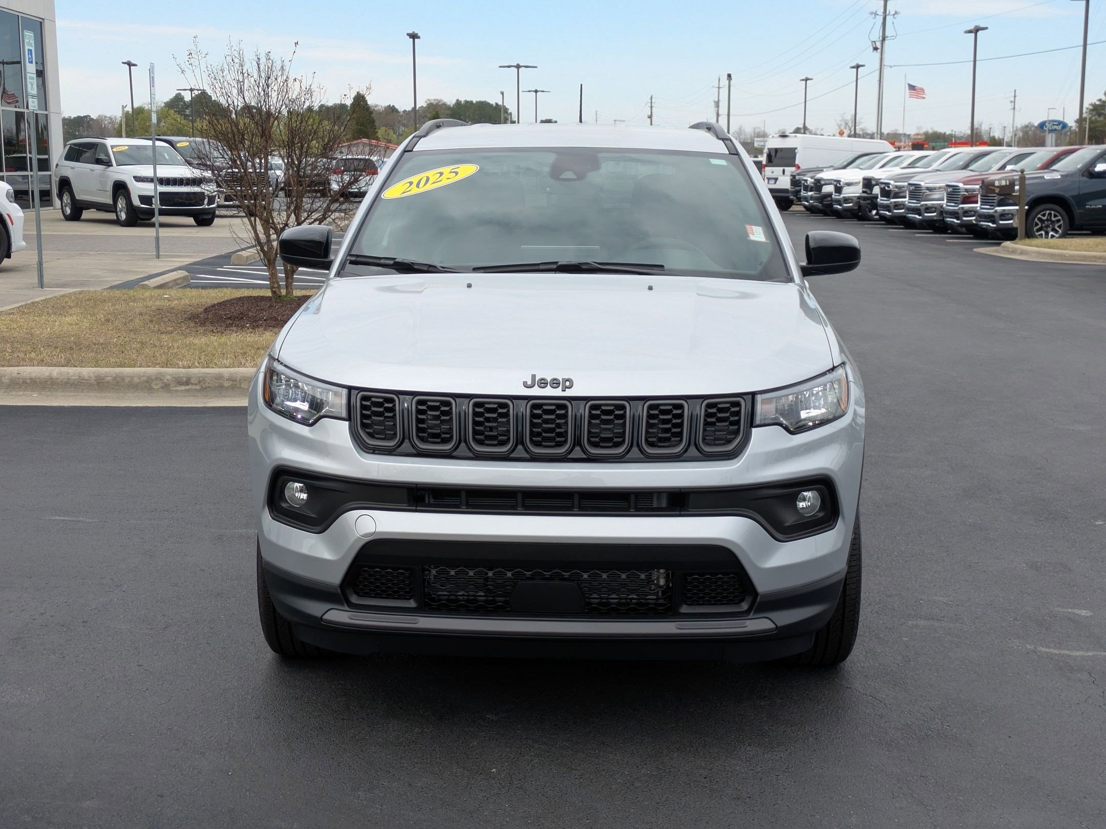 2025 Jeep Compass Latitude photo 2