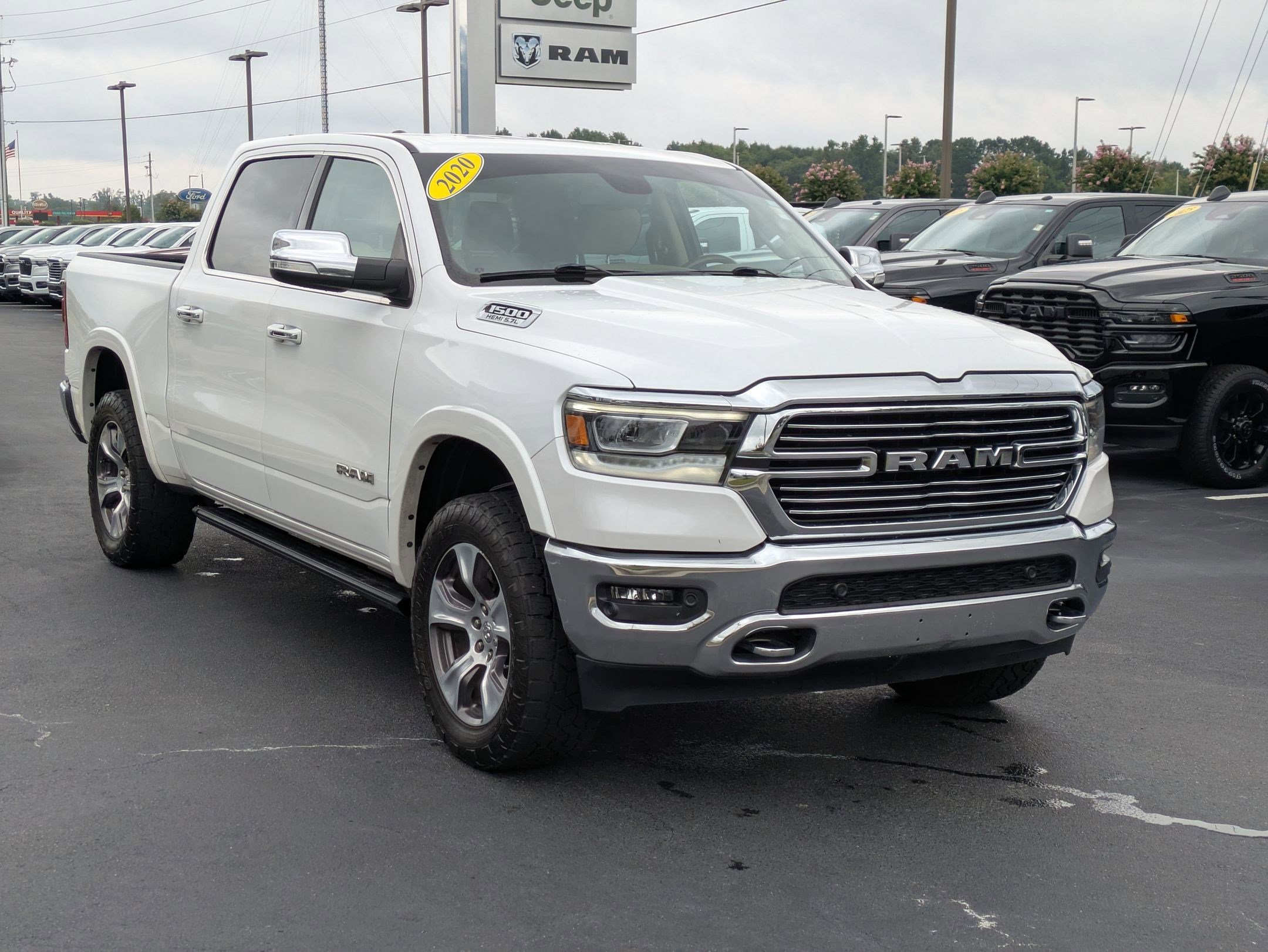 2020 Ram 1500 Laramie photo 3