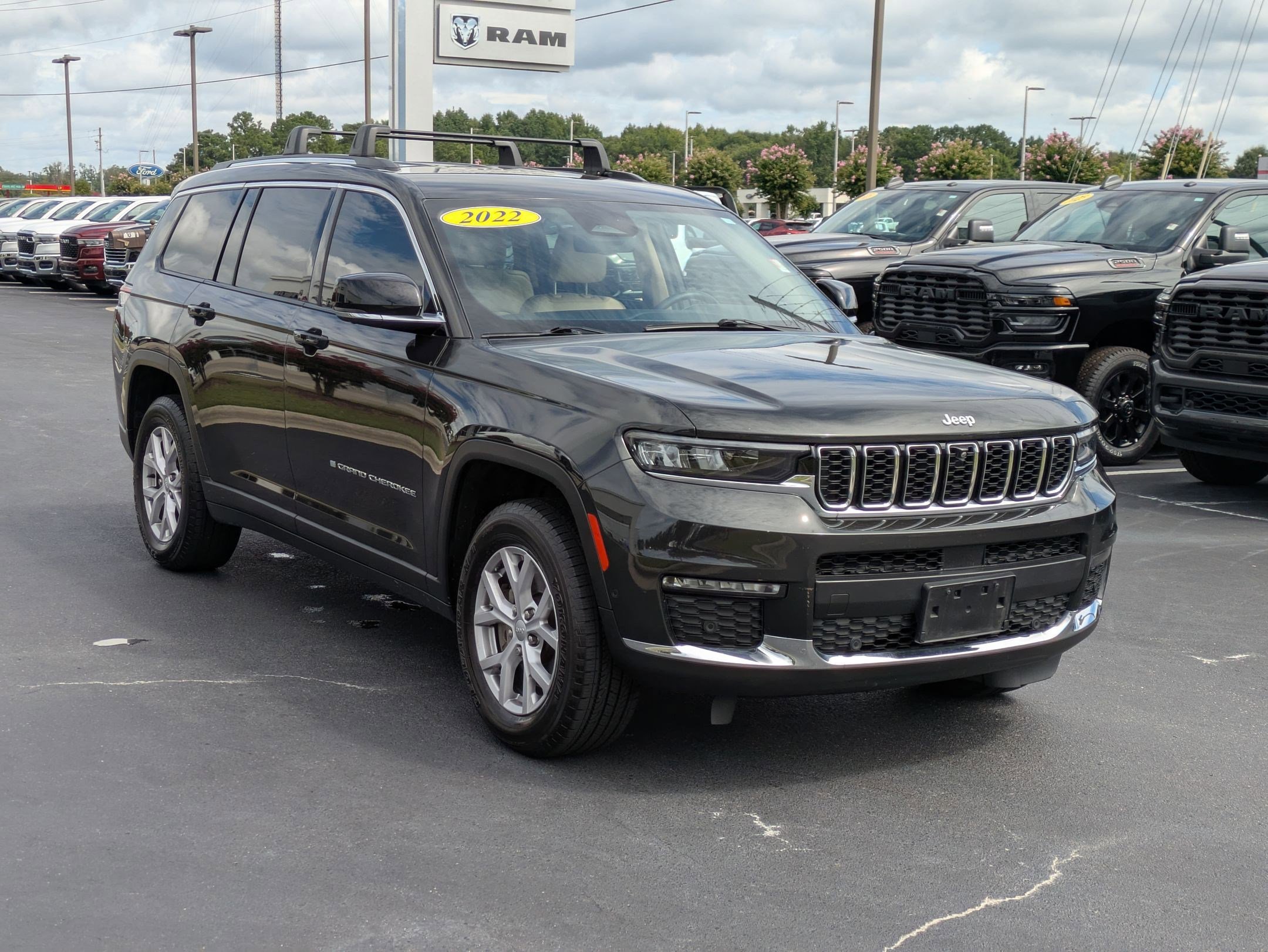 2022 Jeep Grand Cherokee Limited photo 3