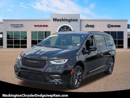 2025 Chrysler Pacifica Select Passenger Van