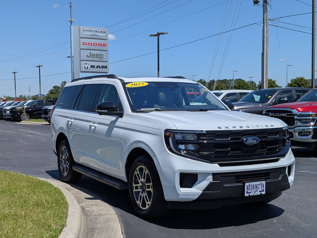 Used 2025 Ford Expedition Active SUV