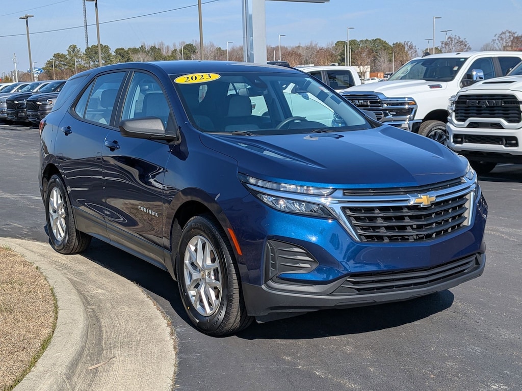 Used 2023 Chevrolet Equinox LS w/1LS SUV