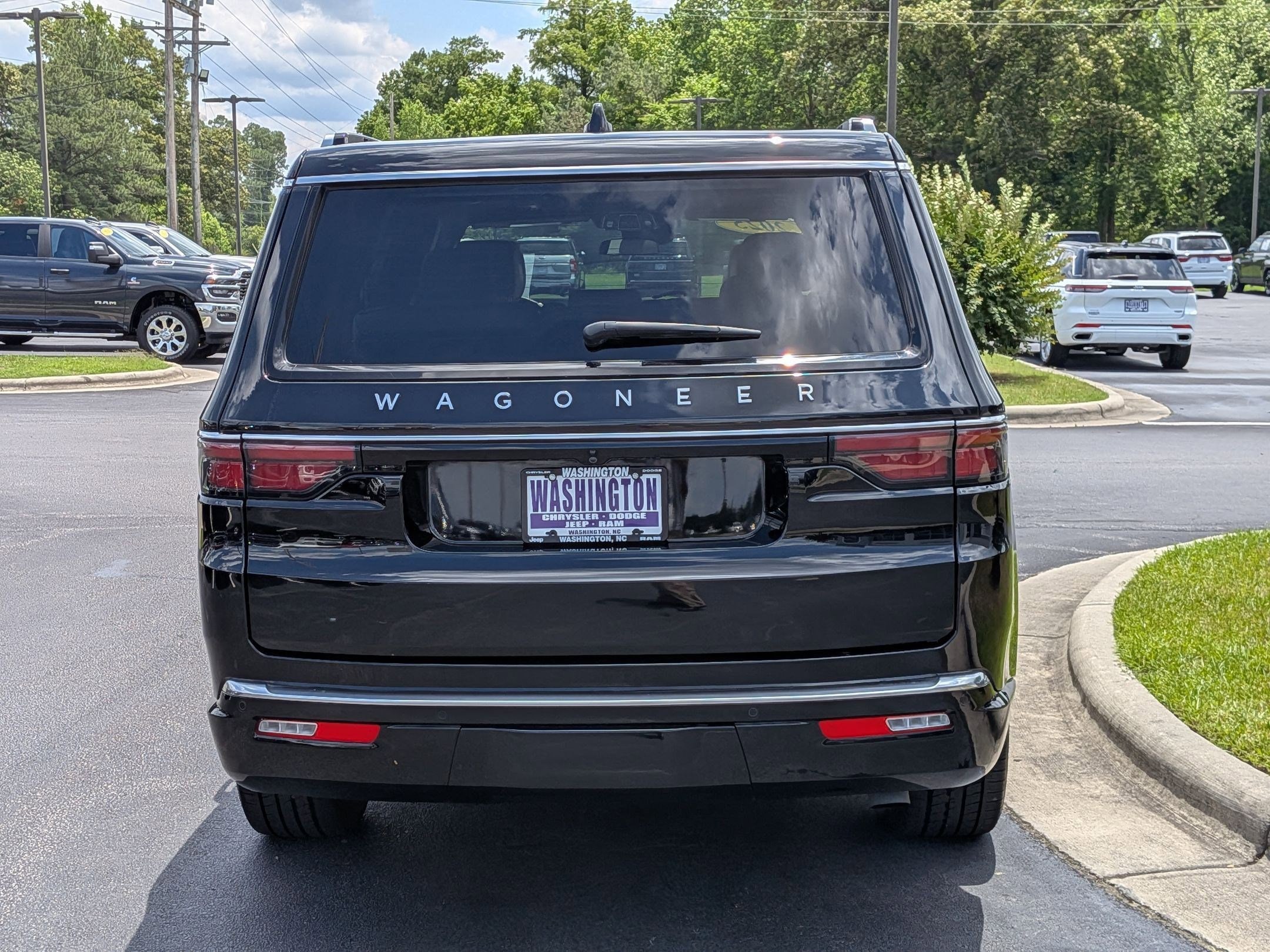 2025 Jeep Wagoneer Series III - Photo 6