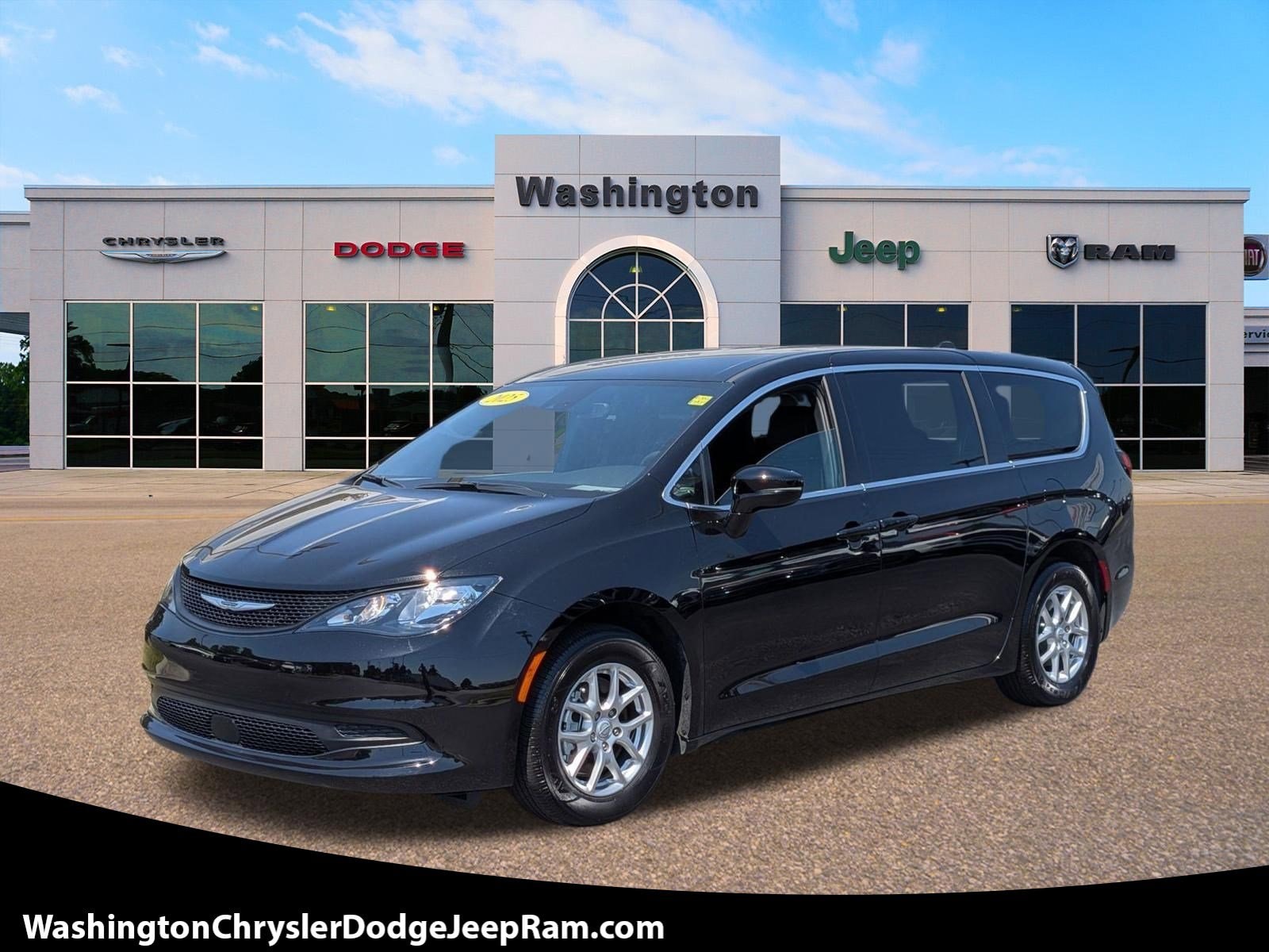 2025 Chrysler Voyager LX's photo