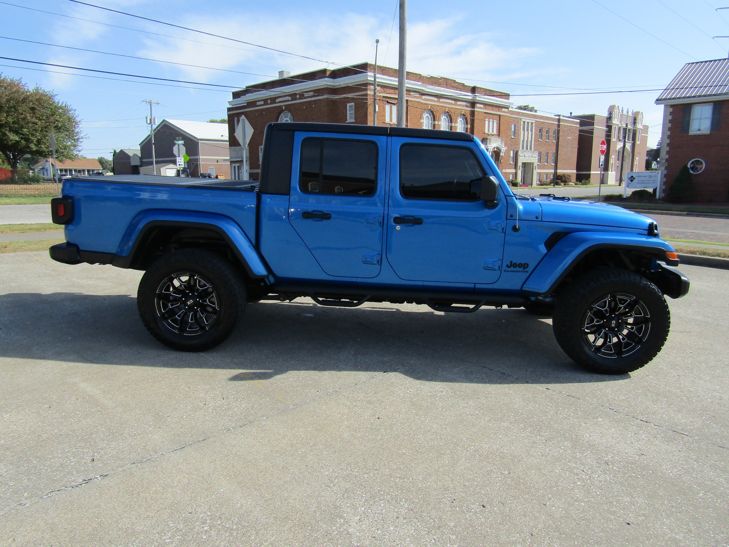 Used 2021 Jeep Gladiator Sport S with VIN 1C6HJTAG0ML594842 for sale in Washington, IN